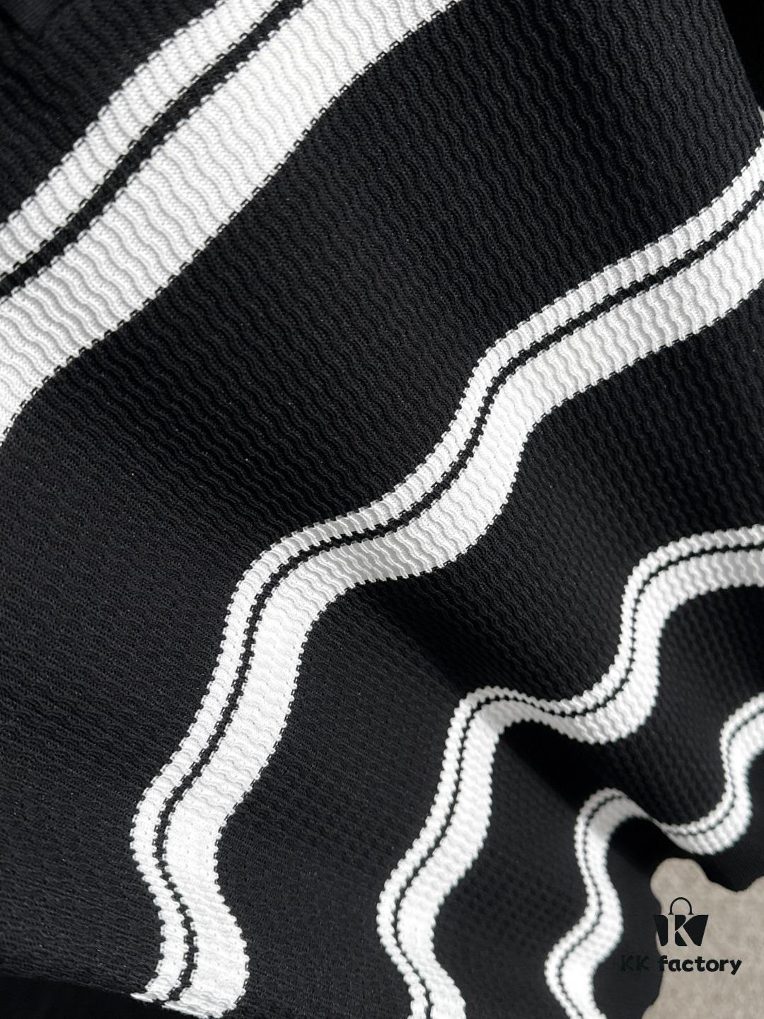 6931a241ccd8ab3d7af96542 High-Quality Moncler 2025 Spring and Summer New Men's Turn-down Short-Sleeve T-Shirt