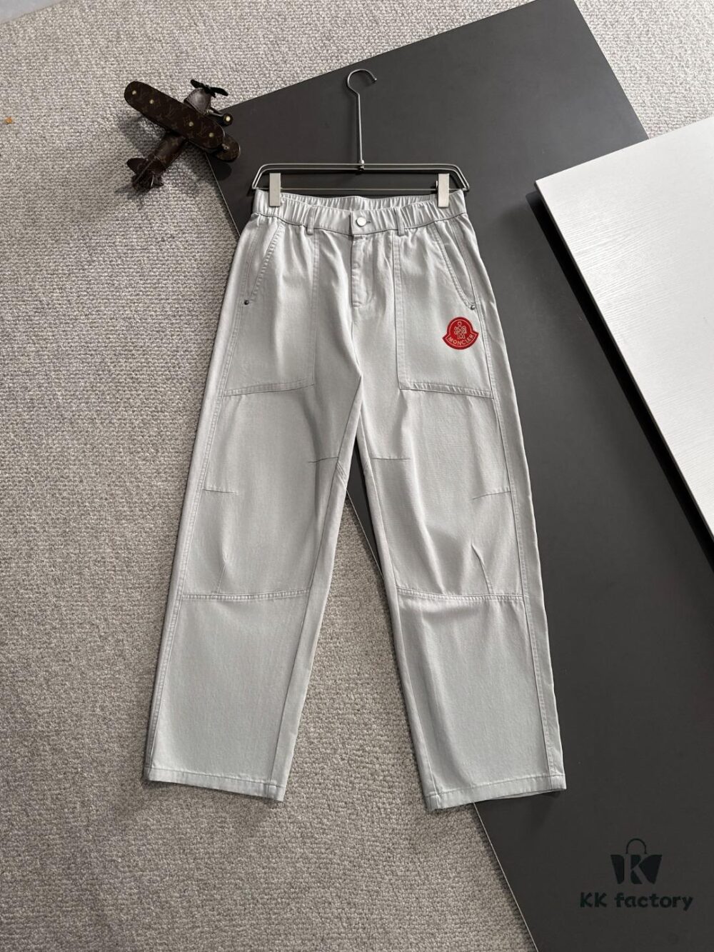 6931a243ccd8ab3d7af96557 Moncler 2025 Spring and Summer New Arrival Elastic Waist Casual Pants, Thin Style Custom Counter Fabric, Highly Breathable and Comfortable, Exquisite Details, Brand Design Concept Reflecting High Quality, Soft and Smooth Hand Feel, Presenting a Leisure Cut with Excellent Fit