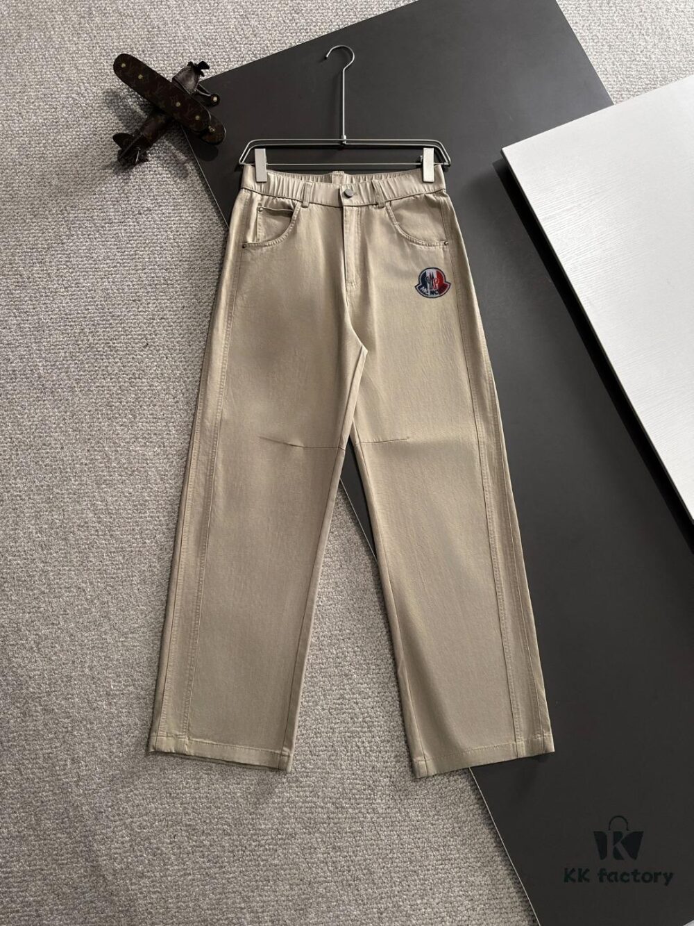 6931a244ccd8ab3d7af9657b Moncler 2025 Spring and Summer New Arrival Elastic Waist Casual Pants, Lightweight Exclusive Cabinet Custom Fabric, Highly Breathable and Comfortable, Exquisite Details, Brand-Oriented Design Concept Reflecting High Quality, Soft and Smooth Texture, Showcasing a Stylish Relaxed Cut with Excellent Fit