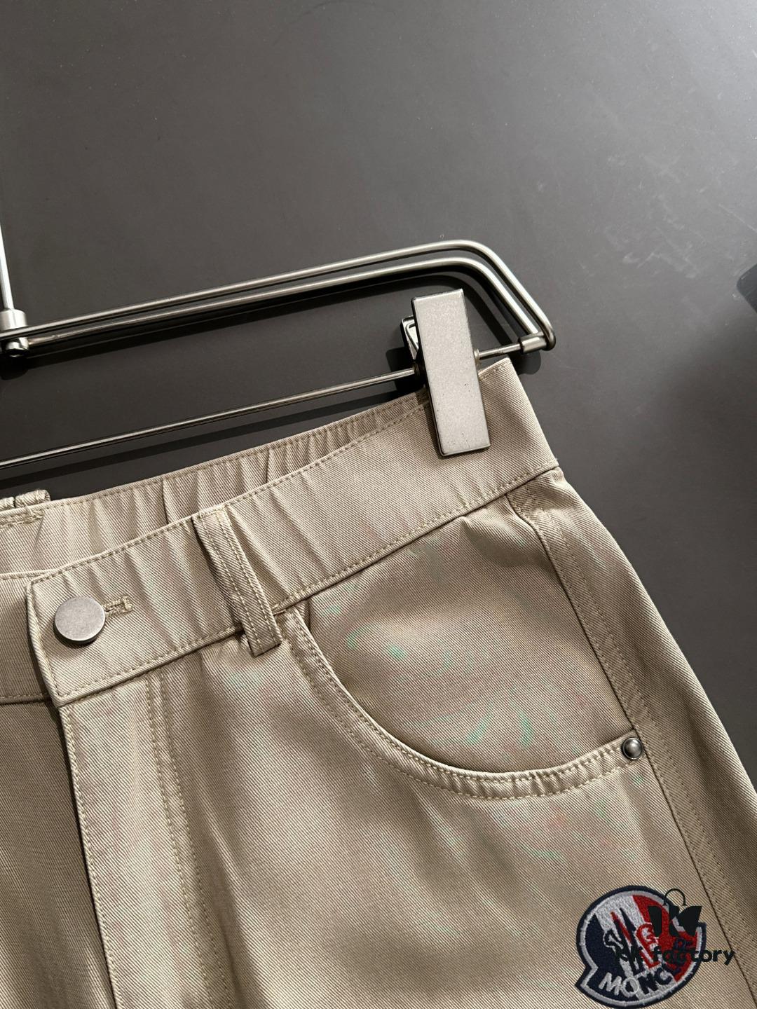 6931a244ccd8ab3d7af9657c Moncler 2025 Spring and Summer New Arrival Elastic Waist Casual Pants, Lightweight Exclusive Cabinet Custom Fabric, Highly Breathable and Comfortable, Exquisite Details, Brand-Oriented Design Concept Reflecting High Quality, Soft and Smooth Texture, Showcasing a Stylish Relaxed Cut with Excellent Fit