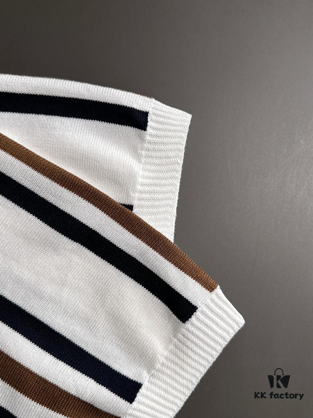 6931a25fccd8ab3d7af9676d High-Quality Hermès 2025 Spring/Summer New Men's Notched Collar Short-Sleeve T-Shirt