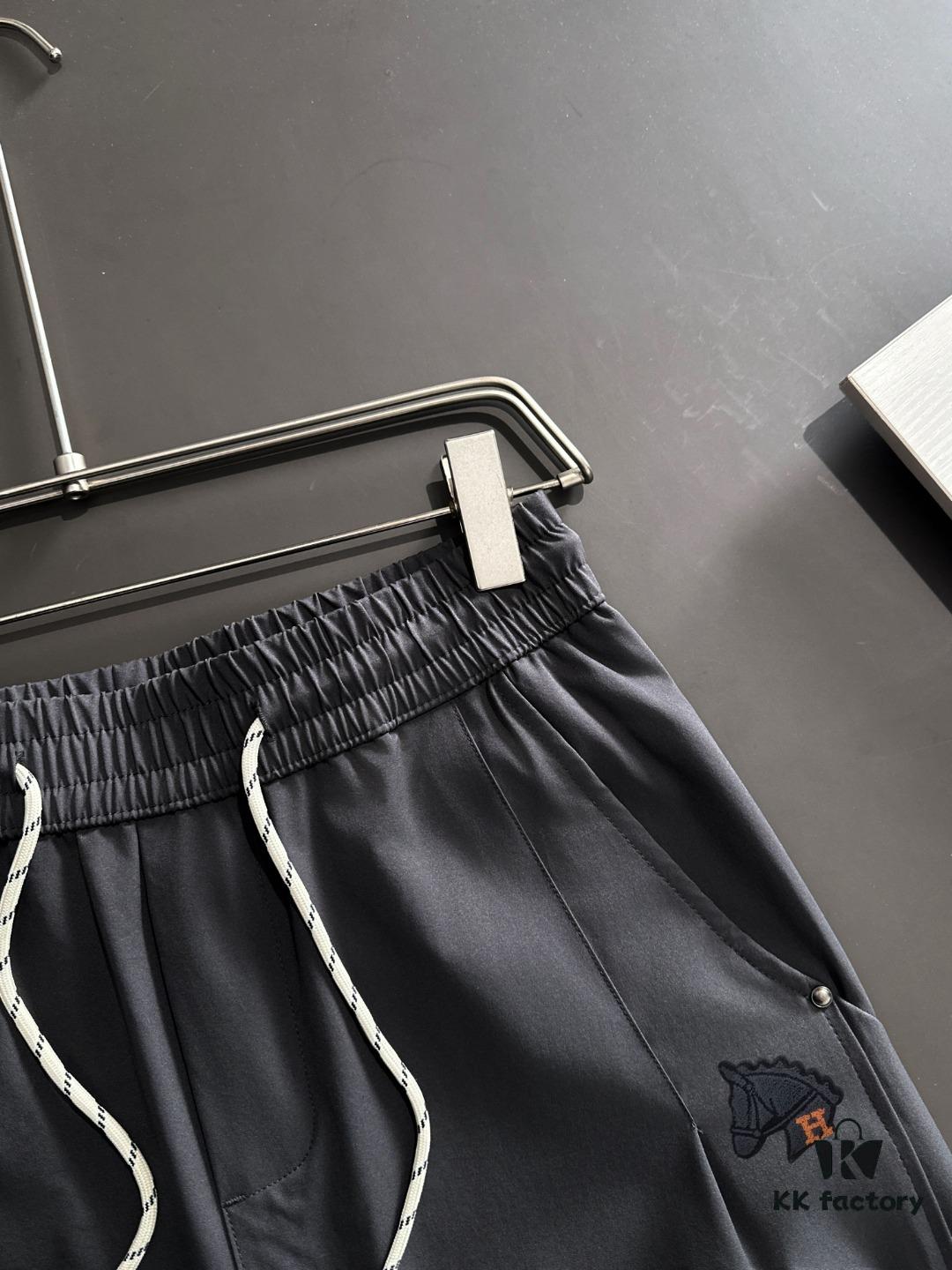 6931a260ccd8ab3d7af9677b Hermes 2025 Spring/Summer New Elastic Waist Casual Pants, Lightweight Custom Counter Fabric, Breathable and Comfortable, Exquisitely Designed with Brand Elements, Soft and Smooth Texture, Excellent Fit and Tailoring