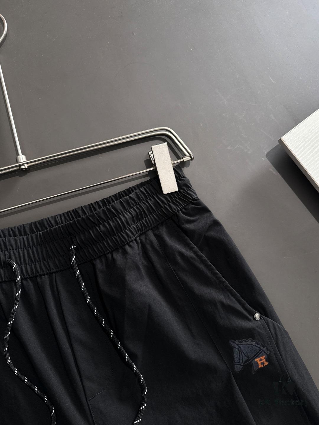 6931a260ccd8ab3d7af96784 Hermes 2025 Spring/Summer New Elastic Waist Casual Pants, Lightweight Custom Counter Fabric, Breathable and Comfortable, Exquisite Details, Brand Design Concept, High Quality, Soft and Smooth Texture, Excellent Fit with Relaxed Tailoring
