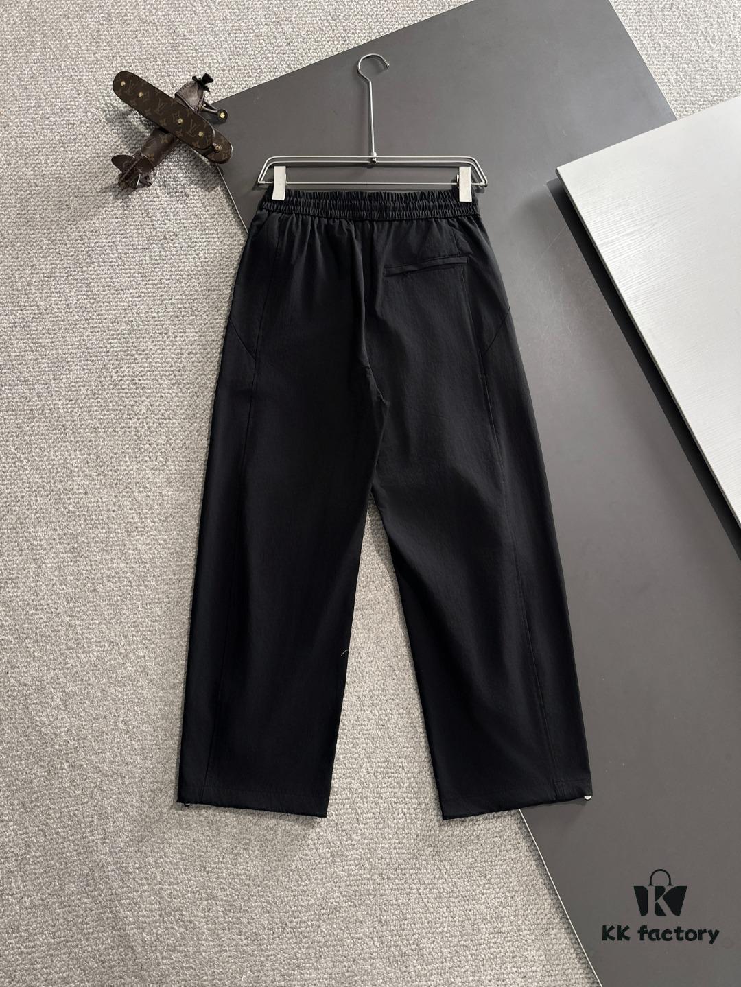 6931a261ccd8ab3d7af9678b Hermes 2025 Spring/Summer New Elastic Waist Casual Pants, Lightweight Custom Counter Fabric, Breathable and Comfortable, Exquisite Details, Brand Design Concept, High Quality, Soft and Smooth Texture, Excellent Fit with Relaxed Tailoring