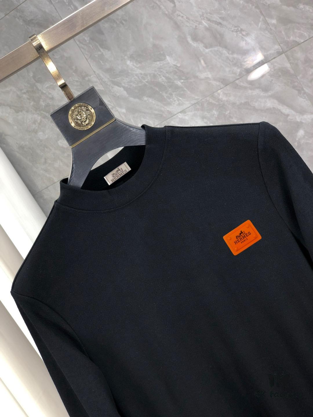 6931a280ccd8ab3d7af96925 Hermes 25SS Wool Long-Sleeve Base Layer Top, Italian Original Factory Order Channel, Highly Individual and Sophisticated Style, Chest Logo Design