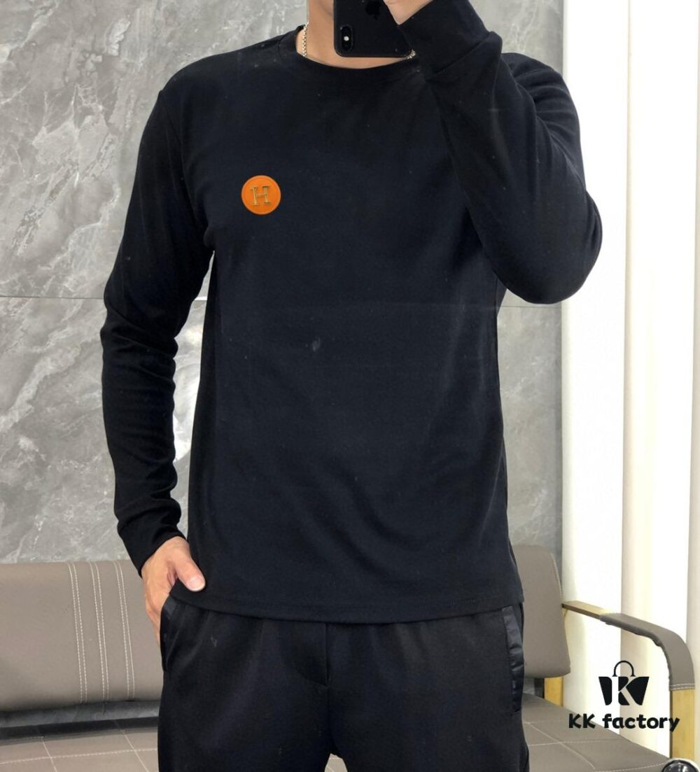 6931a280ccd8ab3d7af9692a Hermes 25SS Wool Long-Sleeve Base Layer Top, Italian Original Factory Order Channel, Highly Individual and Sophisticated Style, Front Logo Design