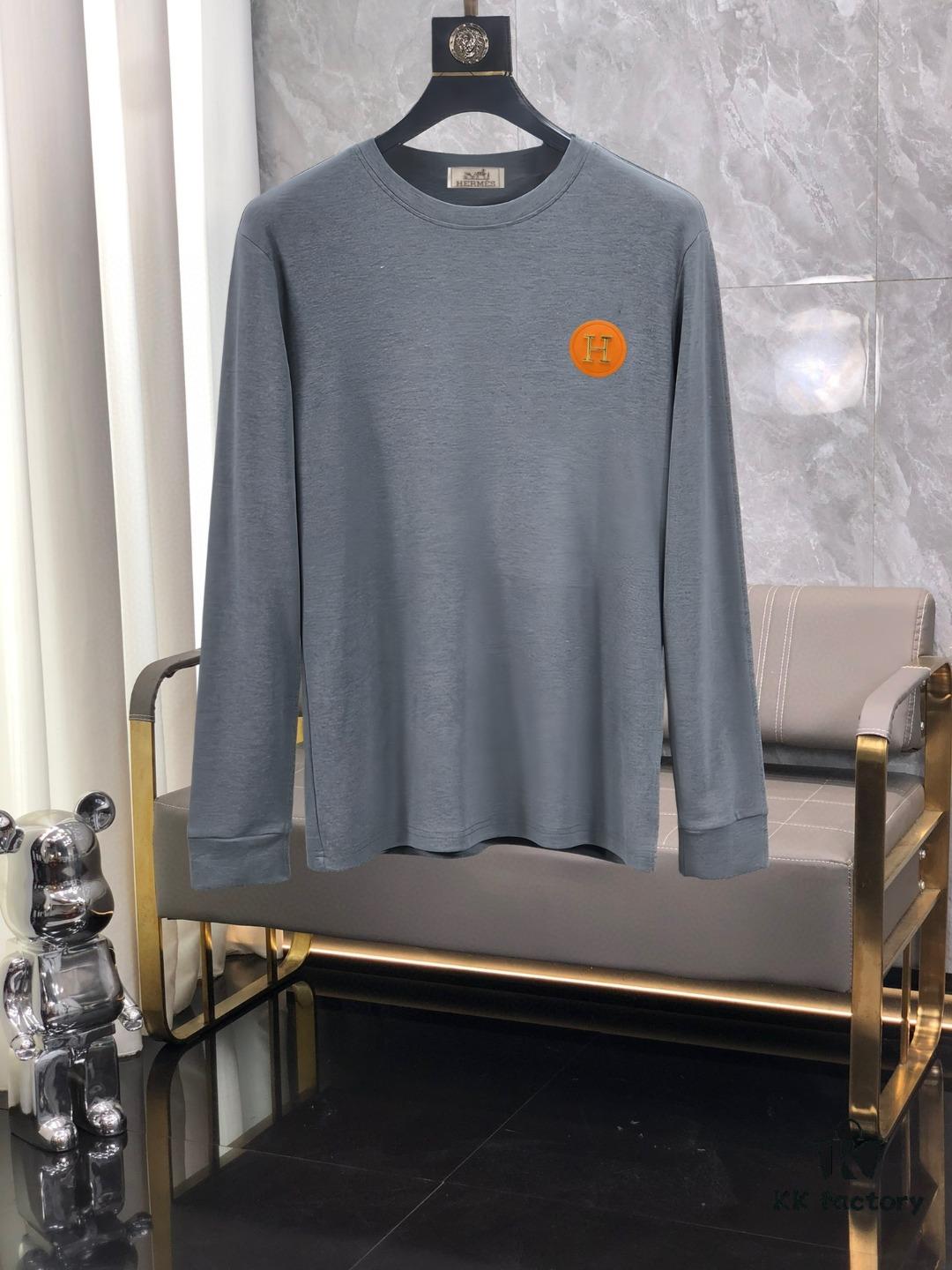 Hermes 25SS Wool Long-Sleeve Base Layer Top, Italian Original Factory Order Channel, Highly Individual and Sophisticated Style, Front Logo Design