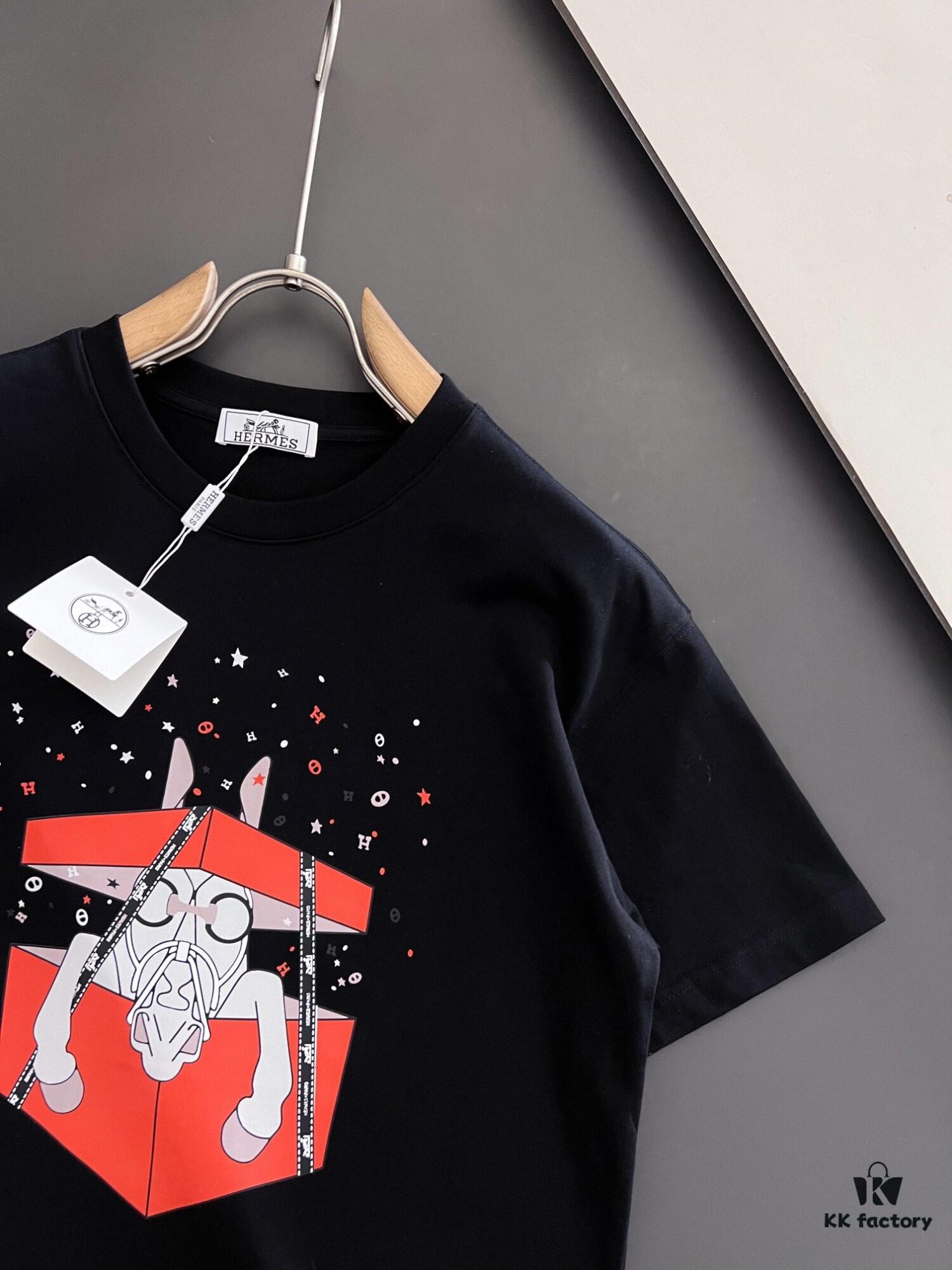 6931a284ccd8ab3d7af96974 Hermes 2025 Latest Print Short Sleeve T-Shirt, High-Quality Cabinet Original Order Short Sleeve, Top-Tier Craftsmanship with Imported Fabric, Premium Cabinet-Grade Screen Printing Design
