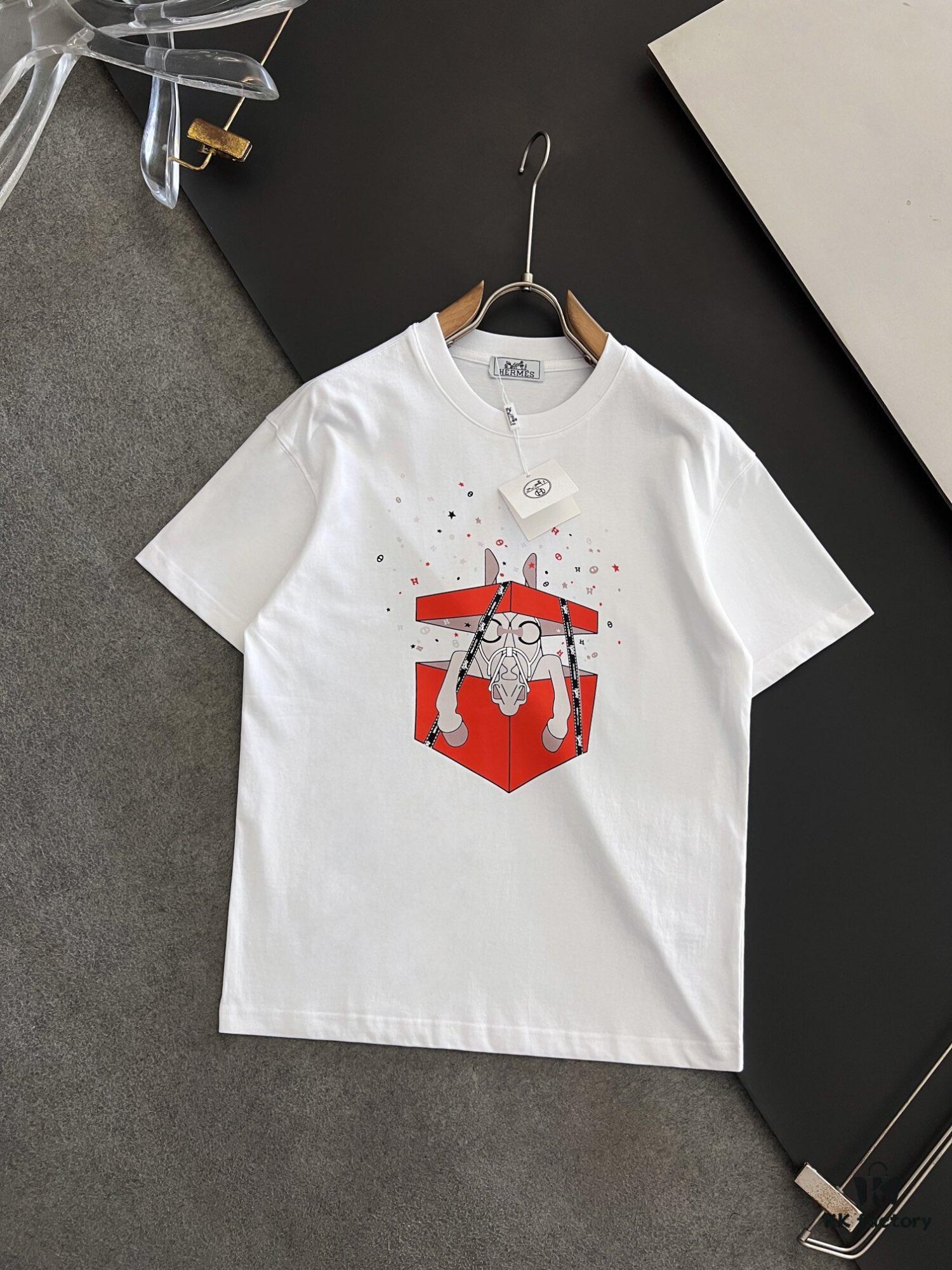 6931a284ccd8ab3d7af96978 Hermes 2025 Latest Print Short Sleeve T-Shirt, High-Quality Cabinet Original Order Short Sleeve, Top-Tier Craftsmanship with Imported Fabric, Premium Cabinet-Grade Screen Printing Design