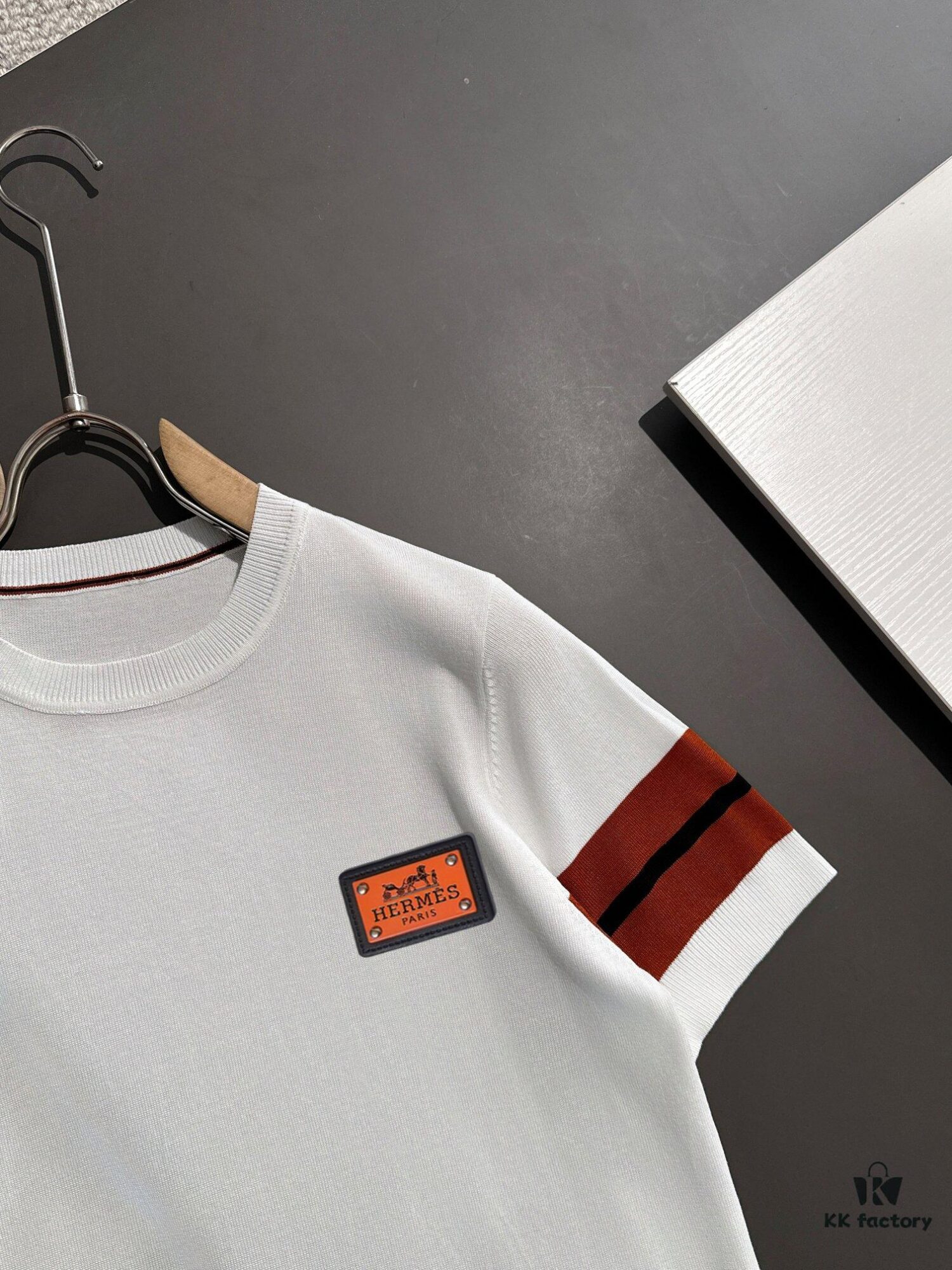 6931a28accd8ab3d7af969ed High-Quality Hermès 2025 Spring/Summer New Men's Round Neck Short-Sleeve T-Shirt