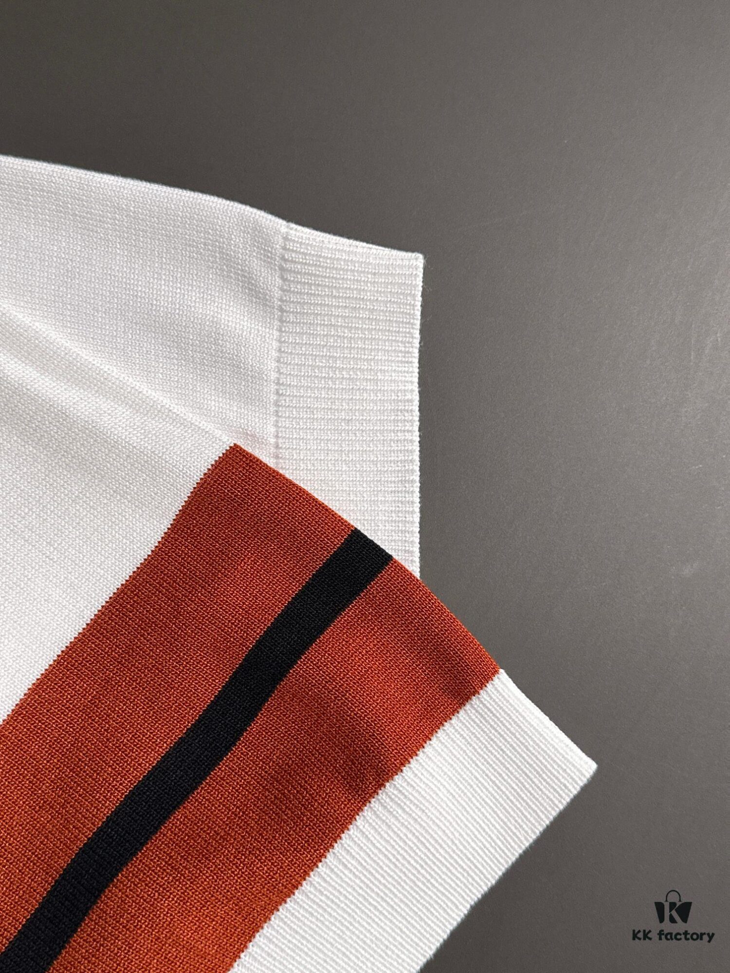 6931a28accd8ab3d7af969f1 High-Quality Hermès 2025 Spring/Summer New Men's Round Neck Short-Sleeve T-Shirt