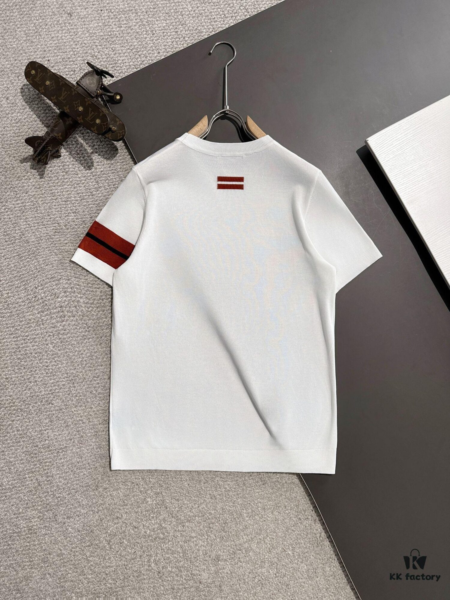 6931a28accd8ab3d7af969f4 High-Quality Hermès 2025 Spring/Summer New Men's Round Neck Short-Sleeve T-Shirt