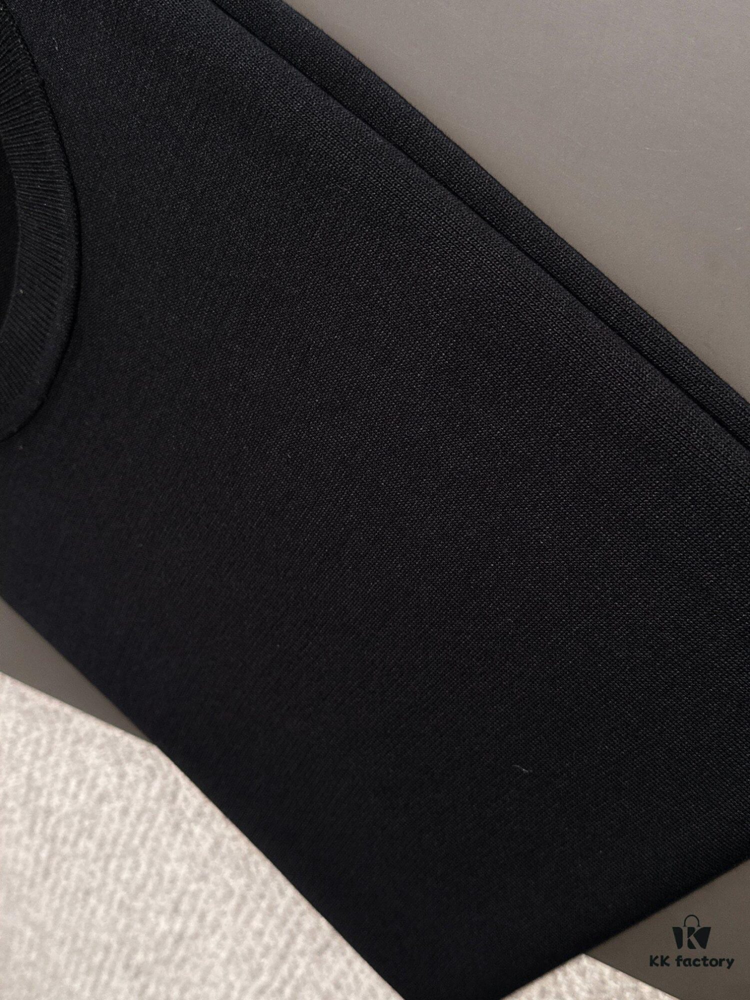 6931a28accd8ab3d7af969f9 Hermès 2025 Spring/Summer New Men's Round Neck Short-Sleeve T-Shirt, High-Quality Combed Cotton Knit Fabric with Embroidered Logo