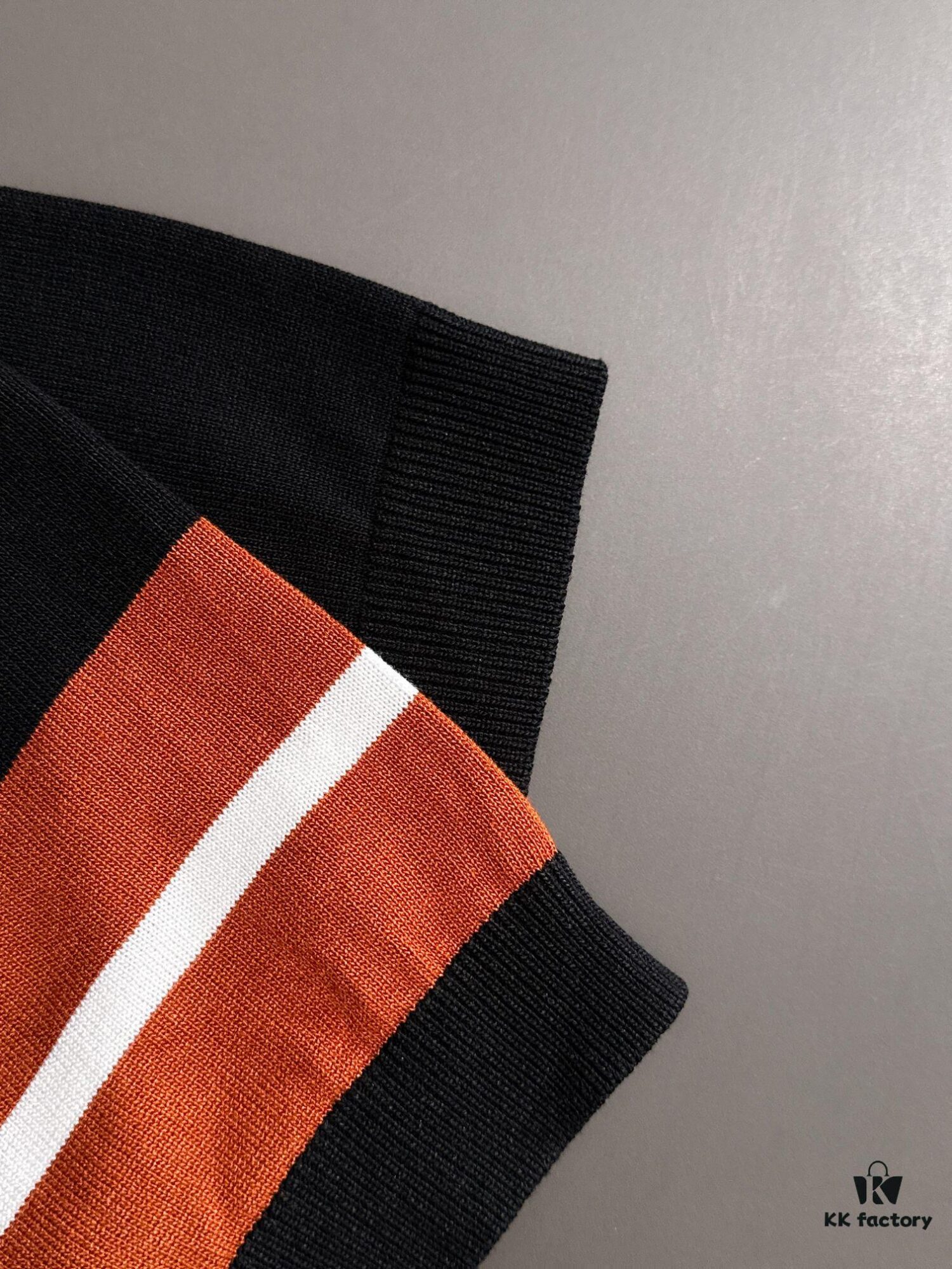6931a28bccd8ab3d7af969fa Hermès 2025 Spring/Summer New Men's Round Neck Short-Sleeve T-Shirt, High-Quality Combed Cotton Knit Fabric with Embroidered Logo