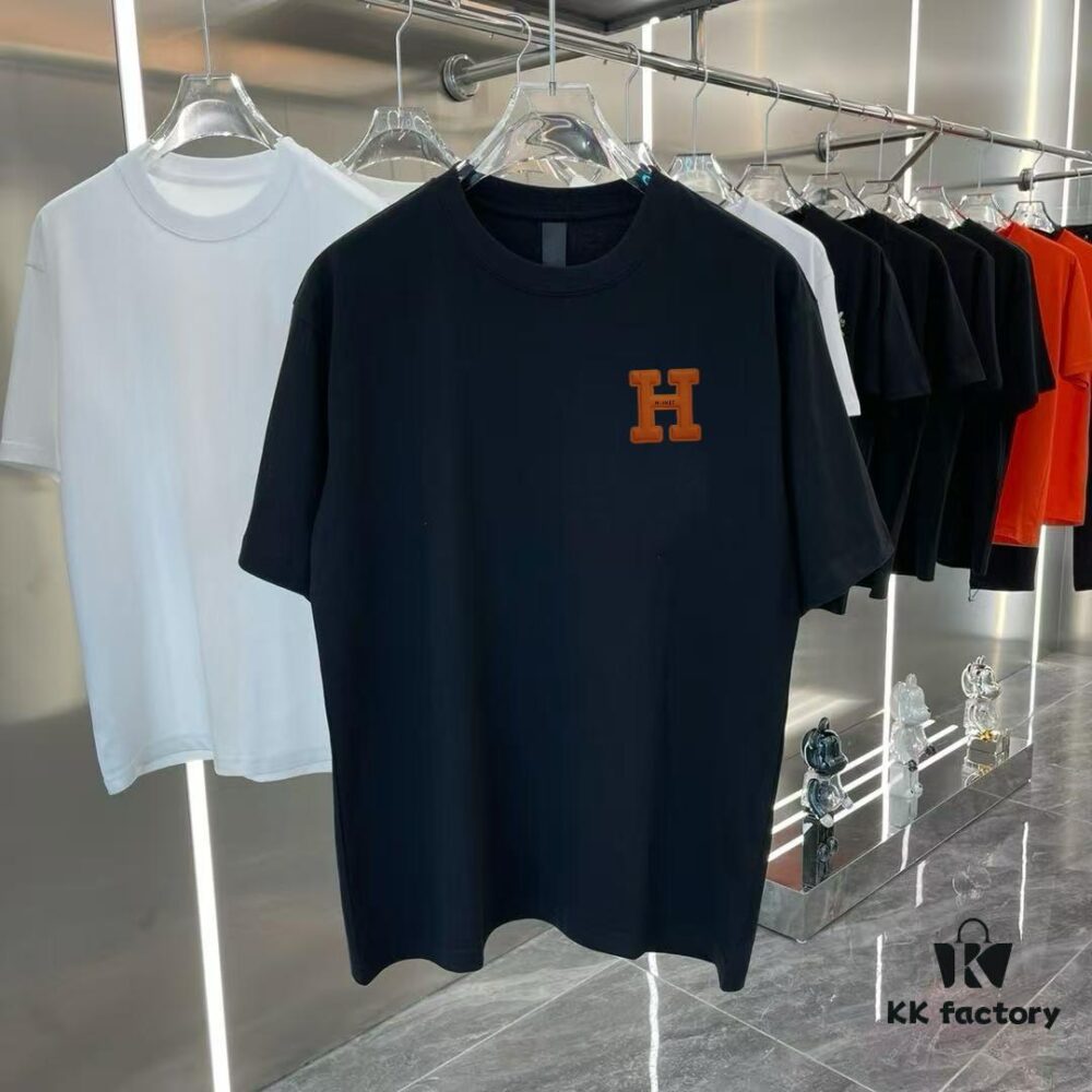 Hermes 2025 Spring-Summer New Arrival Short Sleeve Shirt with Hand-Customized Logo on Chest