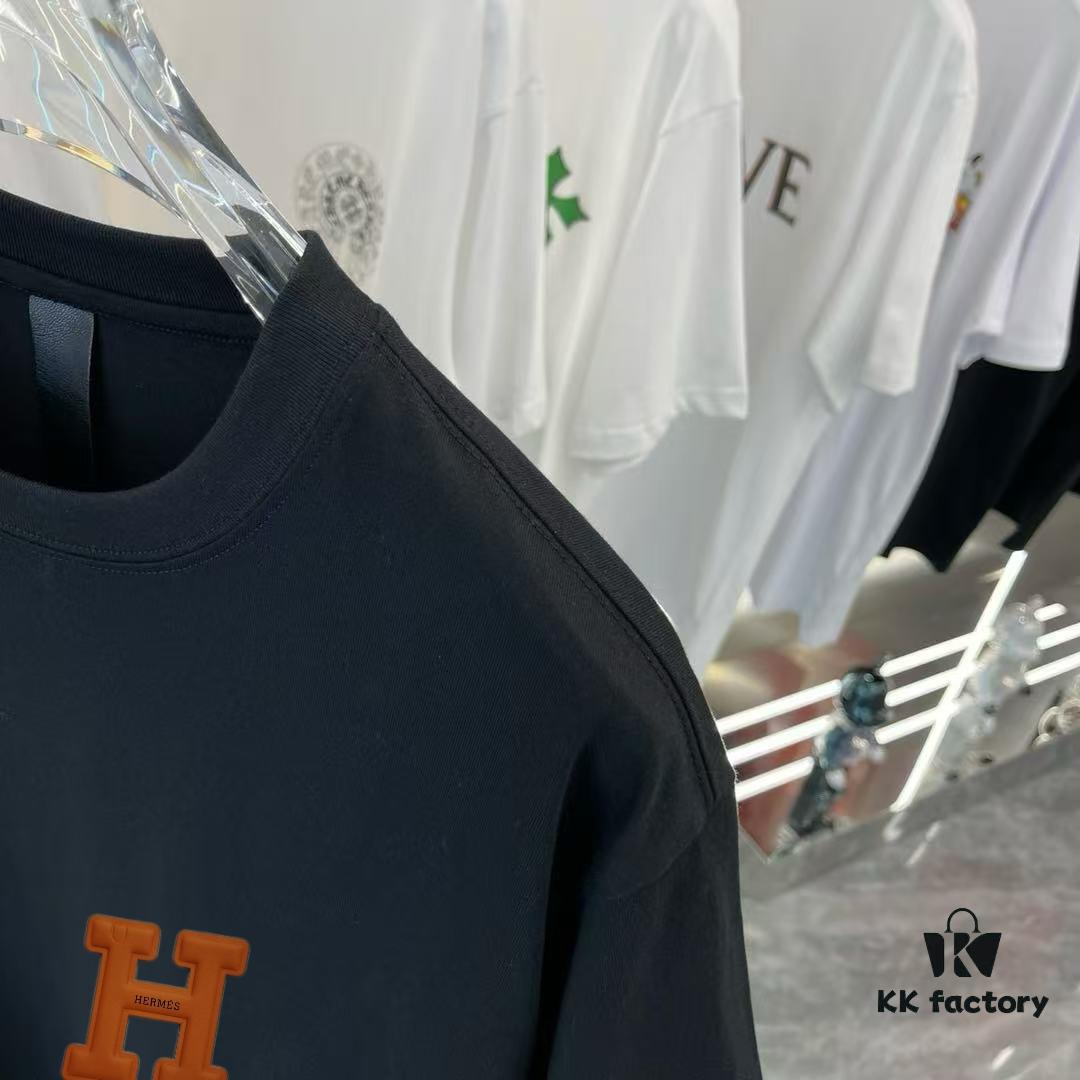 6931a28fccd8ab3d7af96a49 Hermes 2025 Spring-Summer New Arrival Short Sleeve Shirt with Hand-Customized Logo on Chest