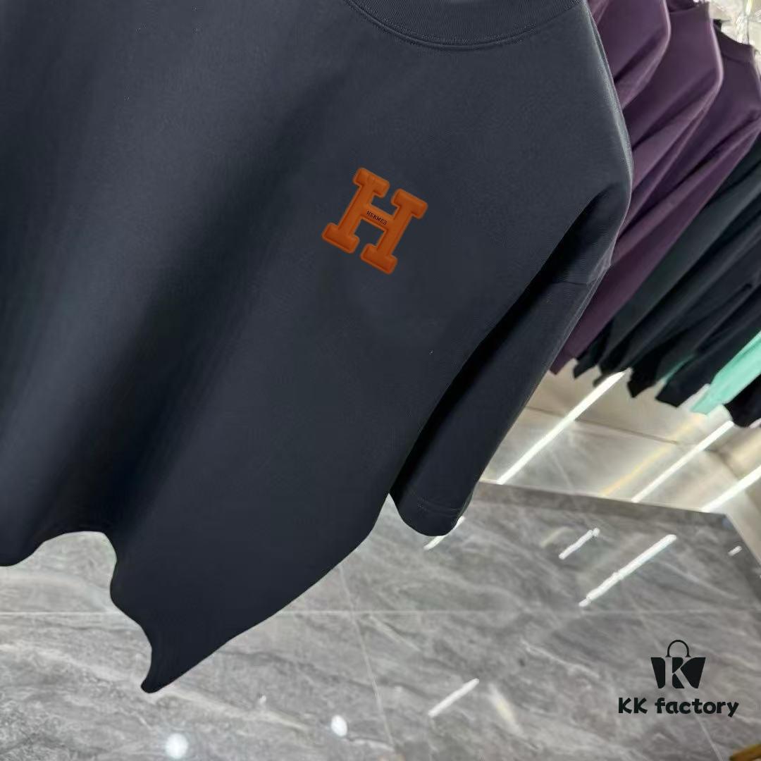 6931a28fccd8ab3d7af96a4c Hermes 2025 Spring-Summer New Arrival Short Sleeve Shirt with Hand-Customized Logo on Chest