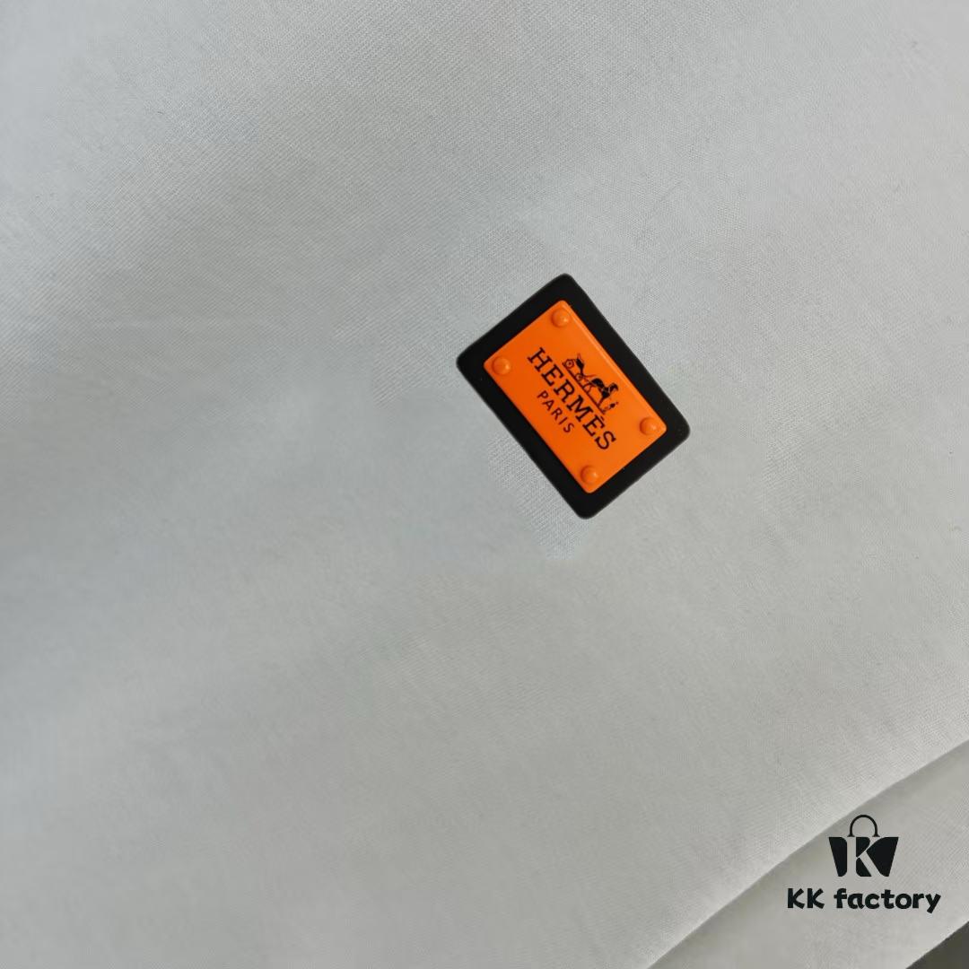 6931a290ccd8ab3d7af96a5a Hermes 2025 Spring Collection Short Sleeve T-Shirt with Handcrafted Logo, Premium 260g Cotton Fabric, OS Drop-Shoulder Design, Unisex and Versatile