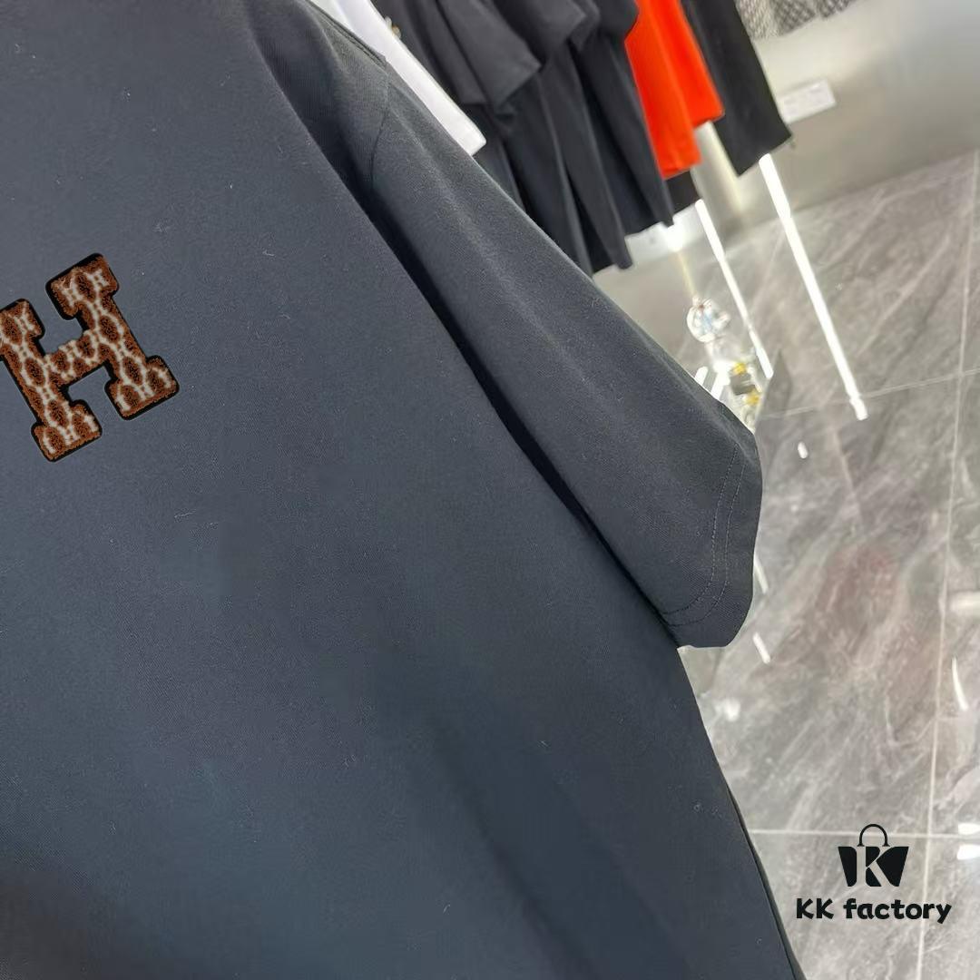 6931a290ccd8ab3d7af96a5e Hermes 2025 Spring Collection Short Sleeve Shirt with Handcrafted Logo, Premium Cotton Custom Gold Thread, Classic Button Hem, OS Drop-Shoulder Fit