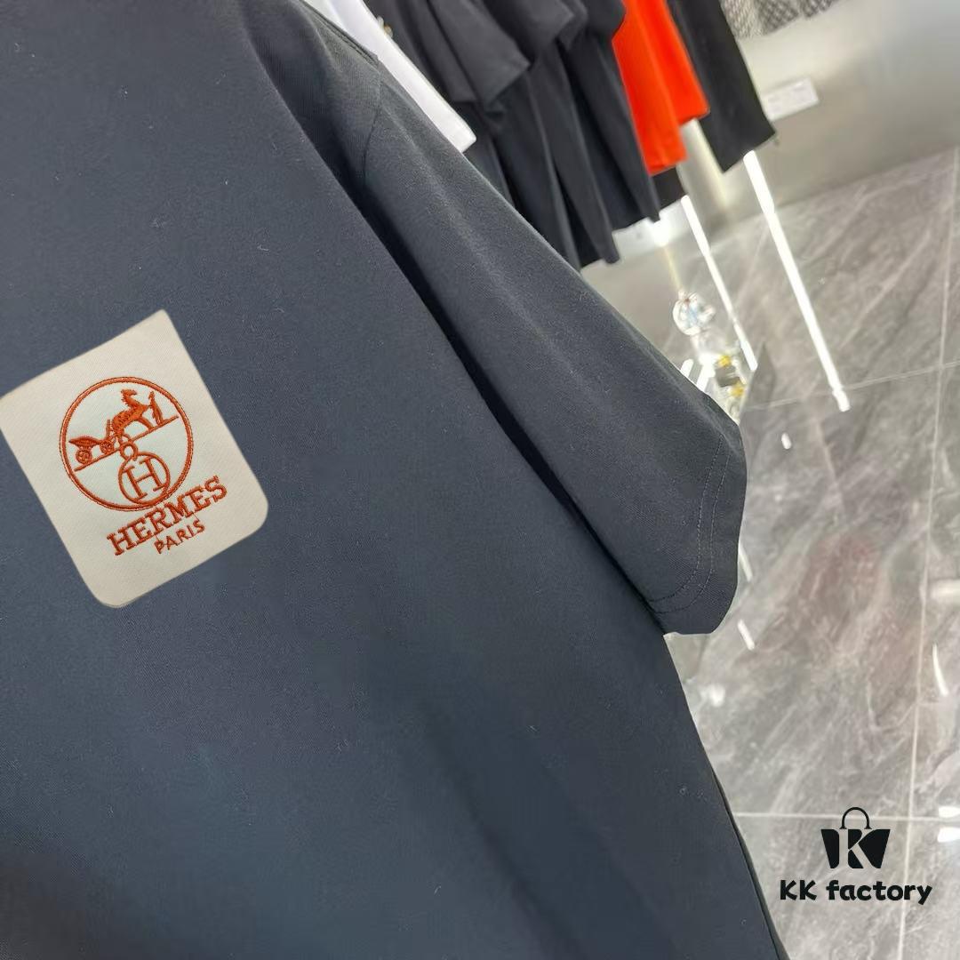 6931a290ccd8ab3d7af96a65 Hermes 2025 Spring-Summer New Arrival Short Sleeve Shirt with Handcrafted Logo, Premium Cotton Fabric, Tailored Fit