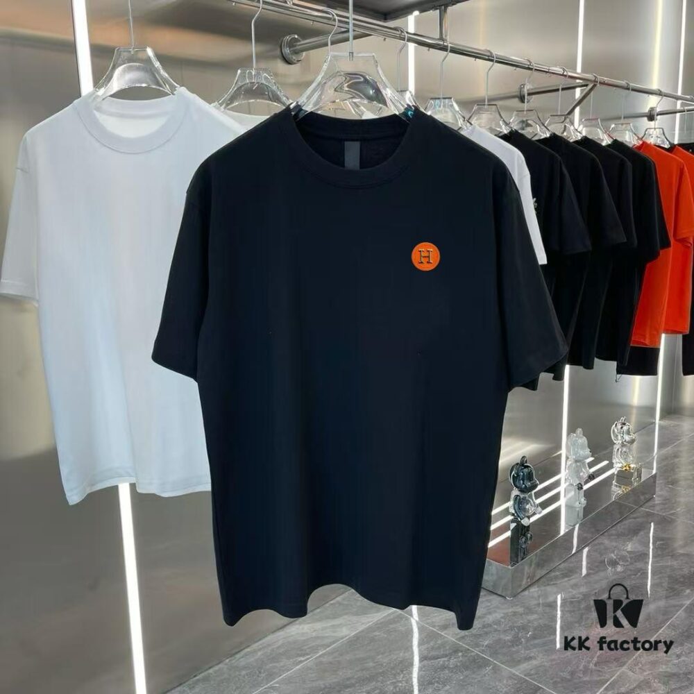 Hermes 2025 Spring-Summer New Arrival Short Sleeve Shirt with Handcrafted Logo at Chest