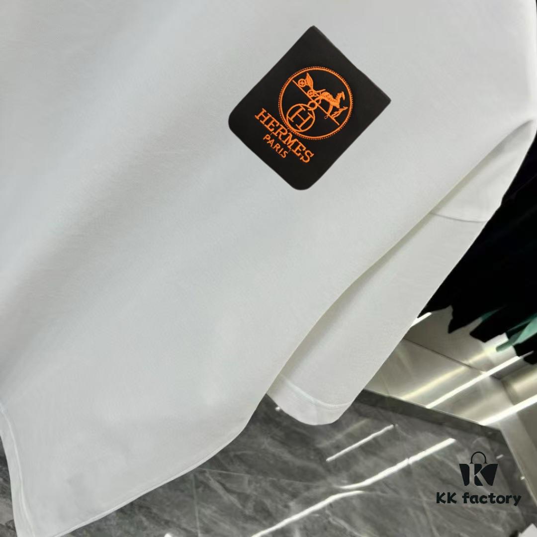 6931a291ccd8ab3d7af96a78 Hermes 2025 Spring Collection Short Sleeve T-Shirt with Handcrafted Logo at Chest