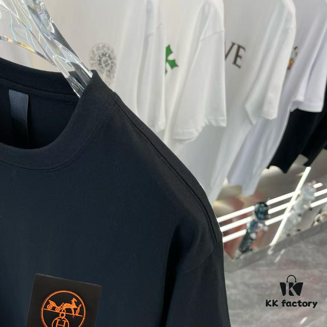 6931a291ccd8ab3d7af96a7c Hermes 2025 Spring Collection Short Sleeve Shirt, Hand-Customized Logo at Chest, Pure Cotton Fabric with Gold Thread Embroidery, OS Drop-Shoulder Fit, Classic Buttoned Hem, Premium Craftsmanship
