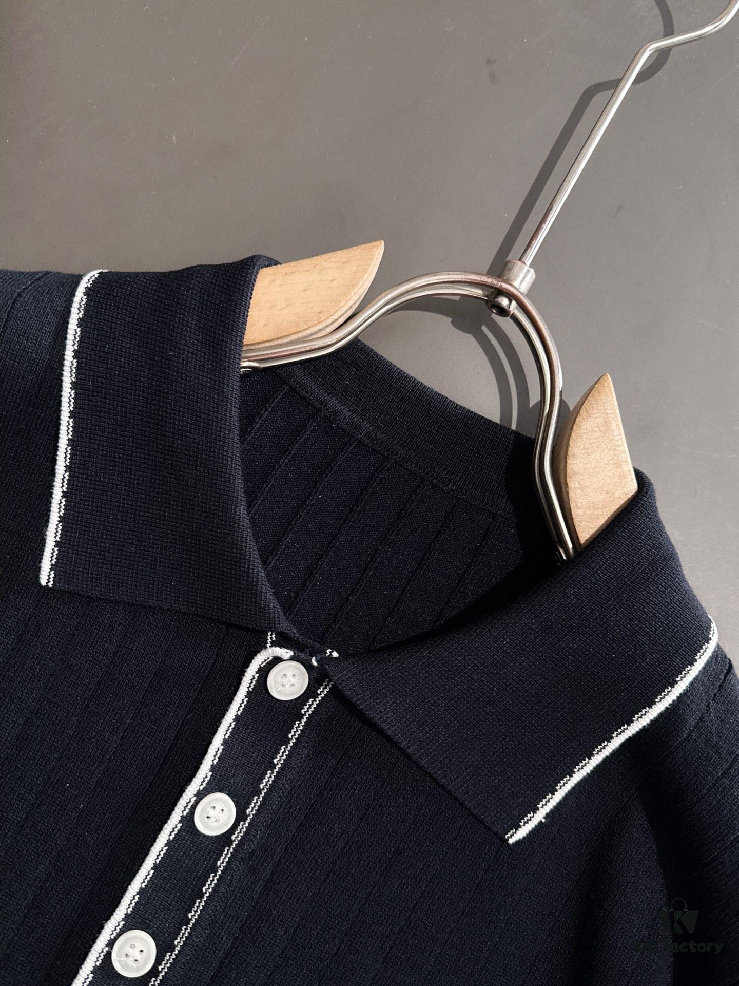 6931a294ccd8ab3d7af96aa3 High-Quality Hermès 2025 Spring/Summer New Men's Notched Collar Short-Sleeve T-Shirt
