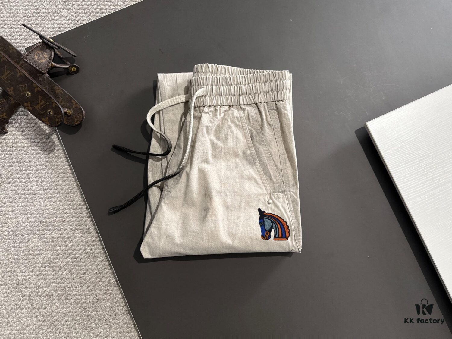 6931a297ccd8ab3d7af96adc Hermes 2025 Spring/Summer New Elastic Waist Casual Pants, Lightweight Custom Fabric from Boutique, Breathable and Highly Comfortable, Exquisite Details, Brand-Inspired Design Concept Reflecting High Quality, Soft and Delicate Touch, Leisure Cut with Excellent Fit