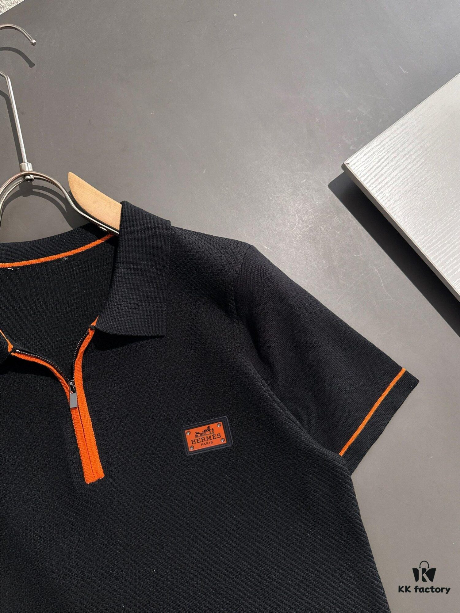 6931a297ccd8ab3d7af96adf High-Quality Hermès 2025 Spring/Summer New Men's Collared Short-Sleeve T-Shirt
