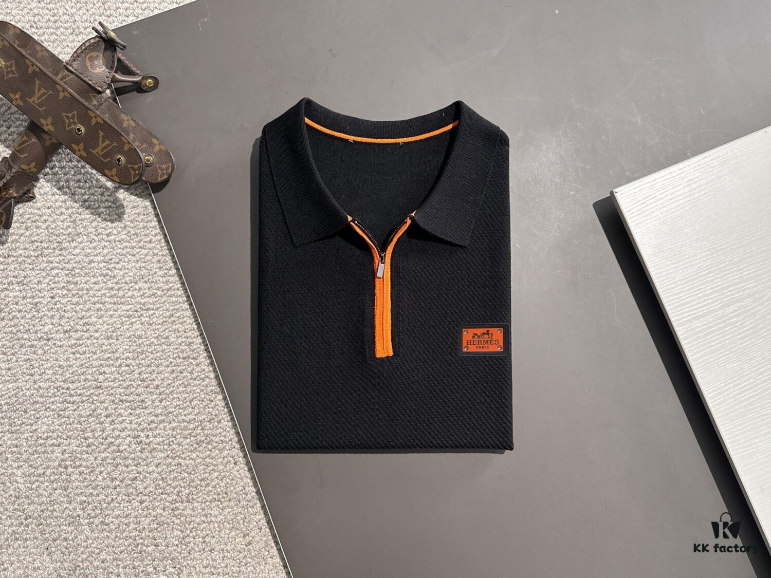 6931a298ccd8ab3d7af96ae5 High-Quality Hermès 2025 Spring/Summer New Men's Collared Short-Sleeve T-Shirt