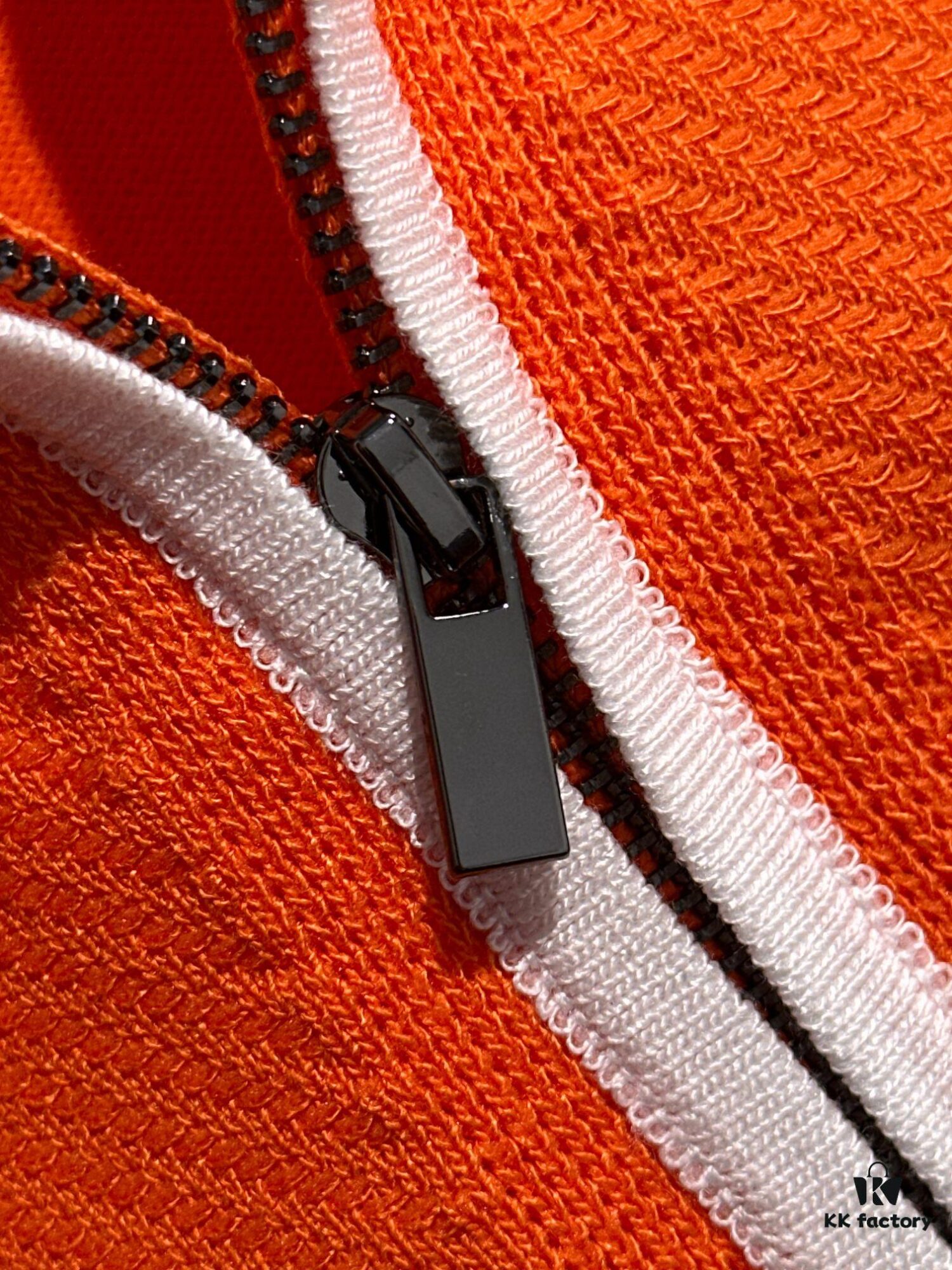 6931a298ccd8ab3d7af96aea High-Quality Hermès 2025 Spring/Summer New Men's Notched Short-Sleeve T-Shirt
