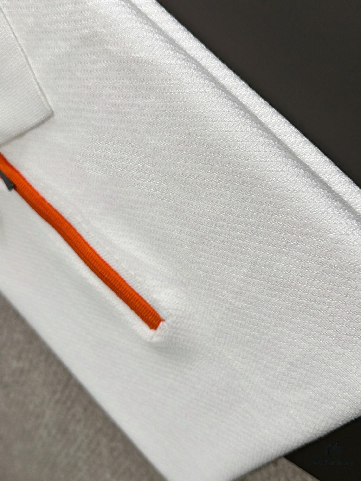 6931a298ccd8ab3d7af96af4 High-Quality Hermès 2025 Spring/Summer New Men's Collared Short-Sleeve T-Shirt