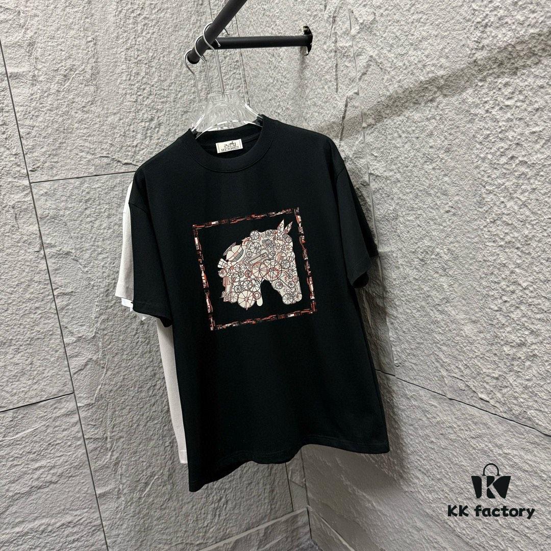 6931a29cccd8ab3d7af96b36 Hermes 2025 Spring/Summer New Arrival Mechanical Horse Print Custom Double Gauze Plain Cotton Short Sleeve T-Shirt Unisex