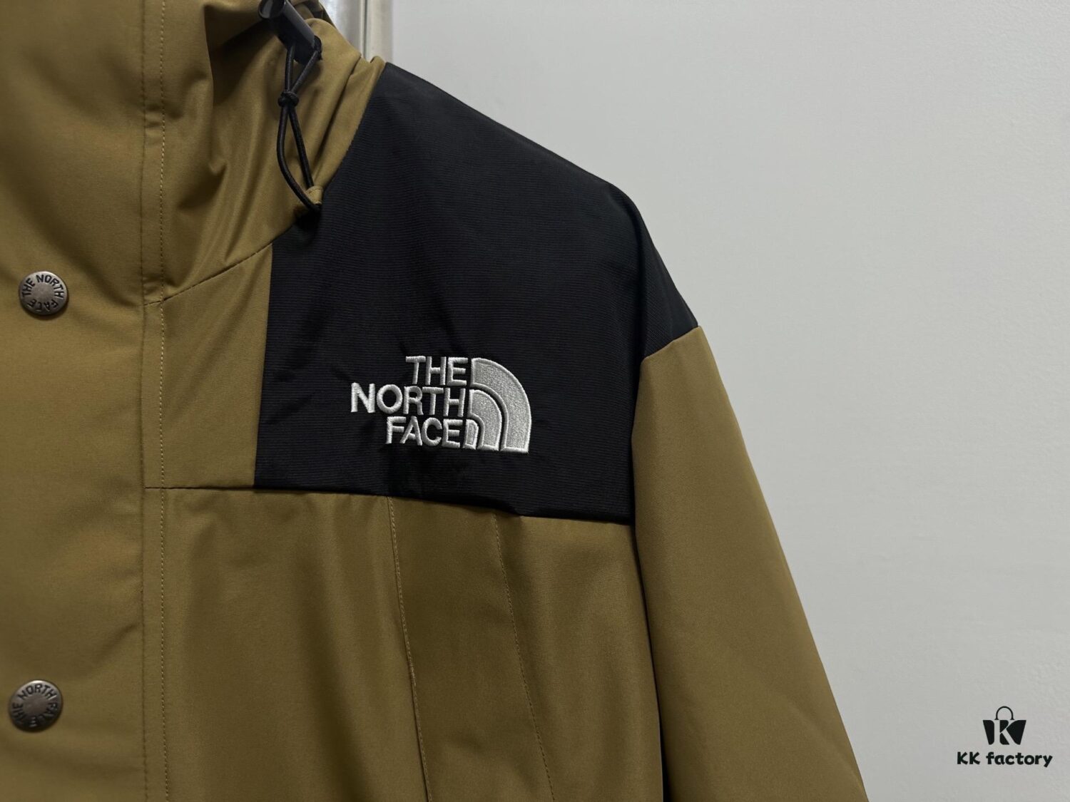 6931a2c8ccd8ab3d7af96e65 The North Face 1990 Classic Outdoor Waterproof Hiking Jacket (Top Version)