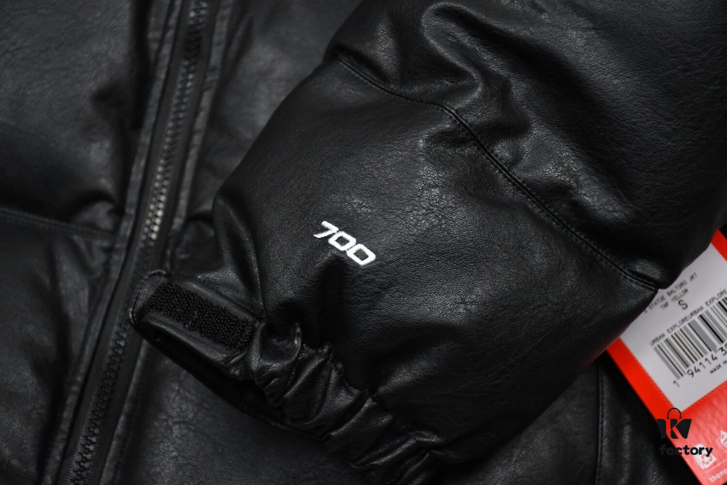 Supreme x The North Face 17FW Leather Nuptse Jacket - Premium Down Jacket with Genuine Leather