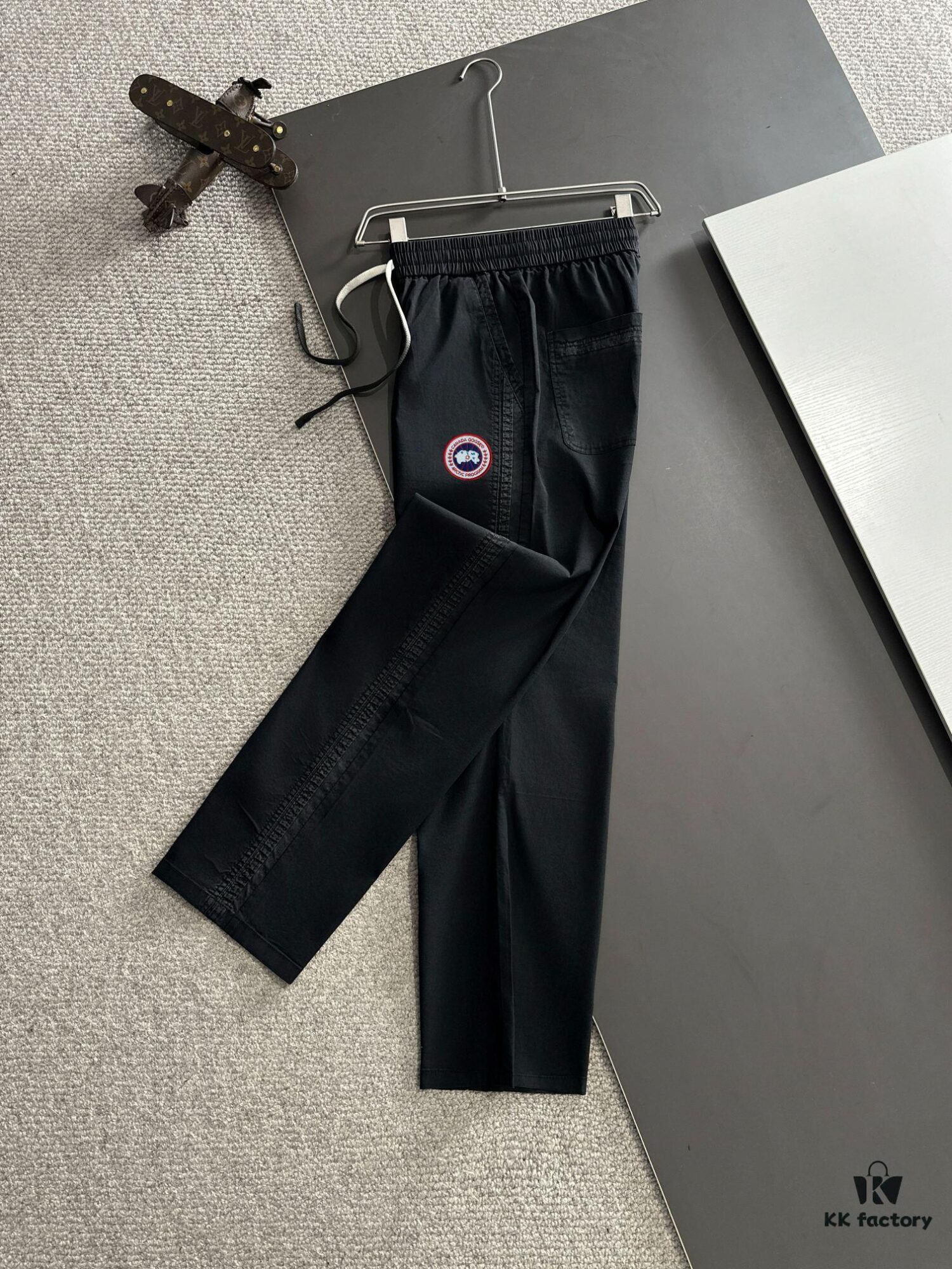 6931a300ccd8ab3d7af97297 Canada Goose 2025 Spring/Summer New Elastic Waist Casual Pants, Lightweight Custom Fabric for Counter Use, Highly Breathable and Comfortable, Exquisite Details, Brand-Inspired Design Concept Reflecting High Quality, Soft and Smooth Touch