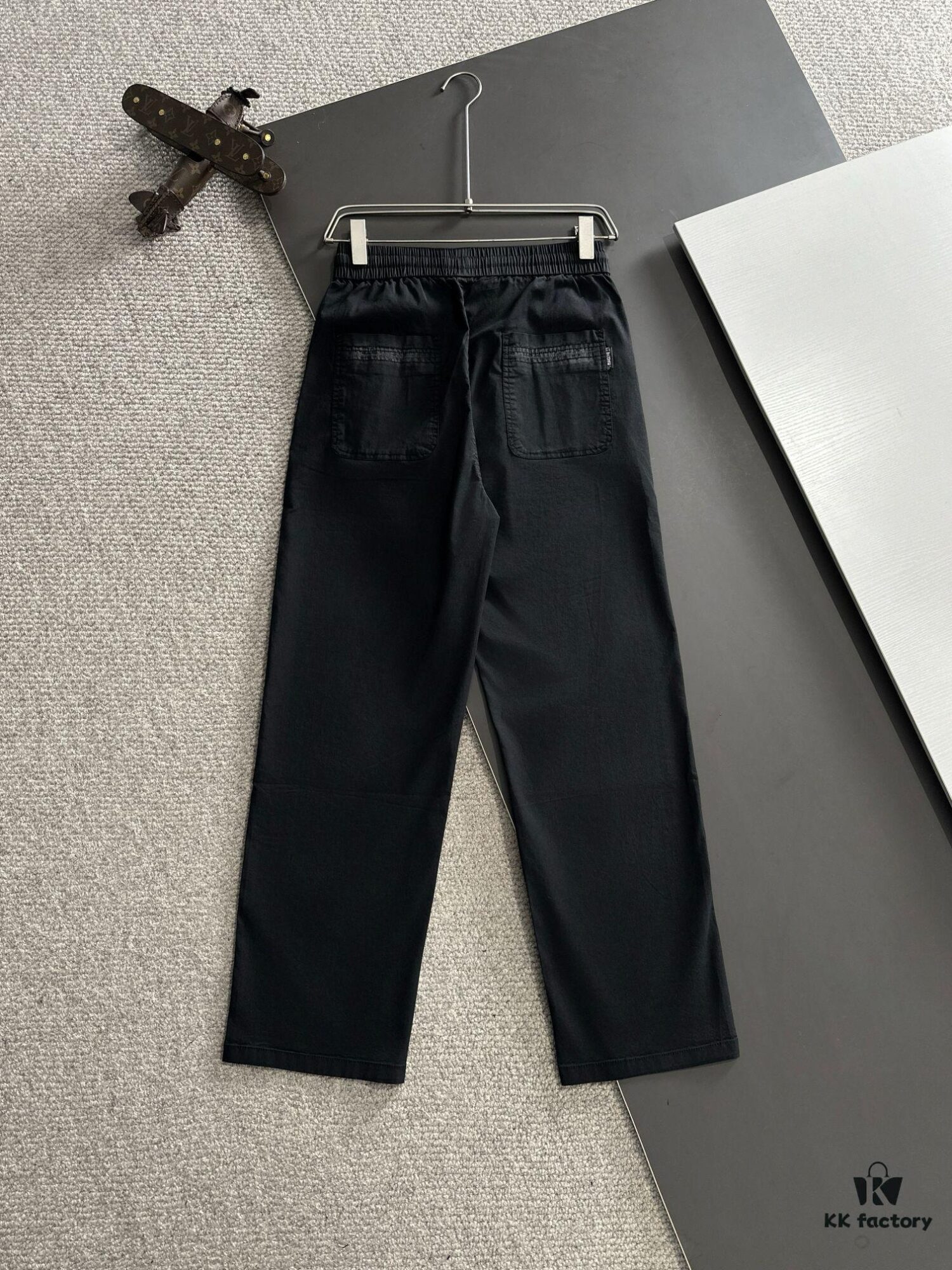 6931a300ccd8ab3d7af97298 Canada Goose 2025 Spring/Summer New Elastic Waist Casual Pants, Lightweight Custom Fabric for Counter Use, Highly Breathable and Comfortable, Exquisite Details, Brand-Inspired Design Concept Reflecting High Quality, Soft and Smooth Touch