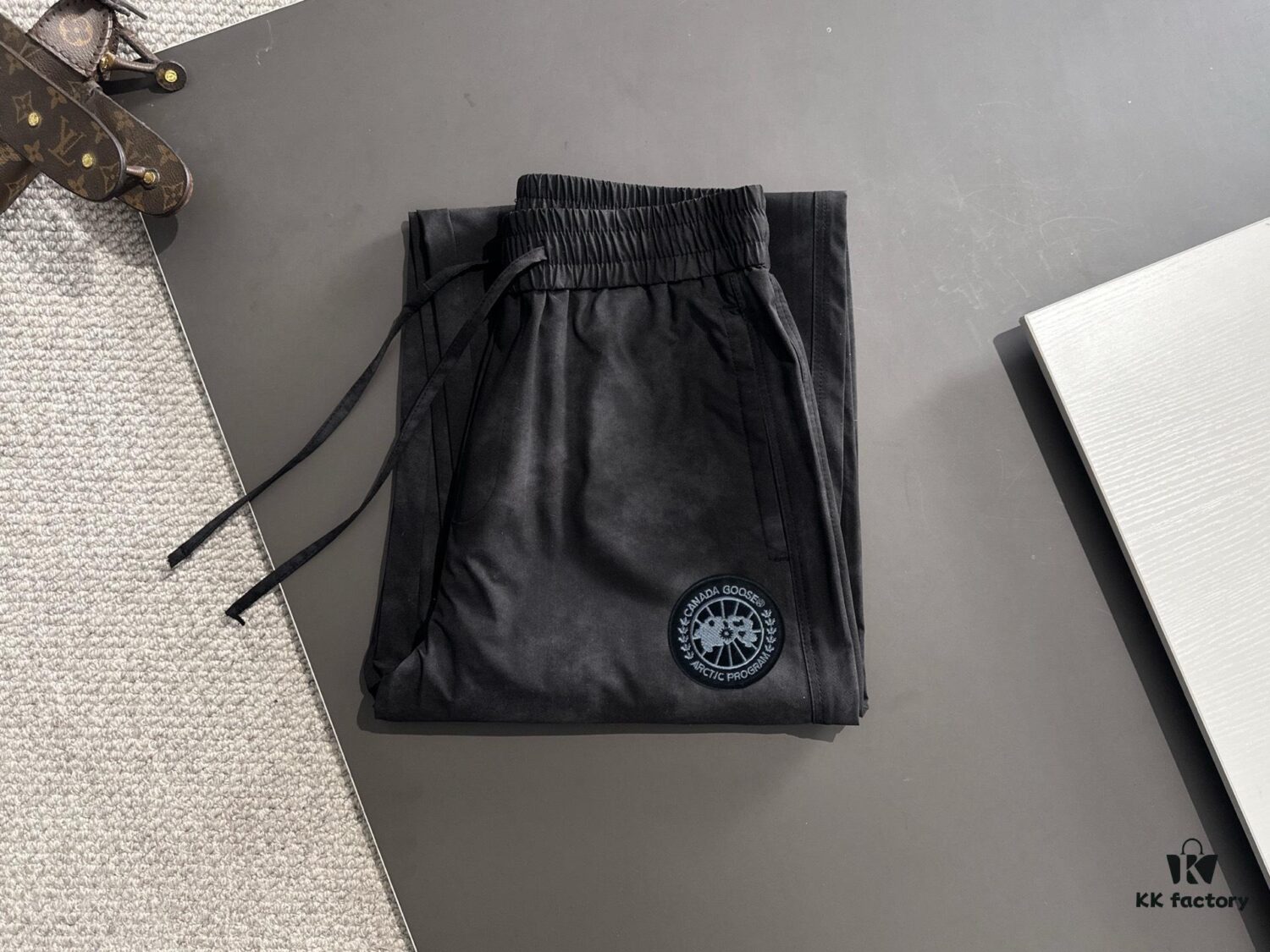 6931a301ccd8ab3d7af972a8 Canada Goose 2025 Spring/Summer New Elastic Waist Casual Pants, Lightweight Custom Counter Fabric, Highly Breathable and Comfortable, Exquisite Details, Brand-Inspired Design Concept Reflecting High Quality, Soft and Smooth Touch
