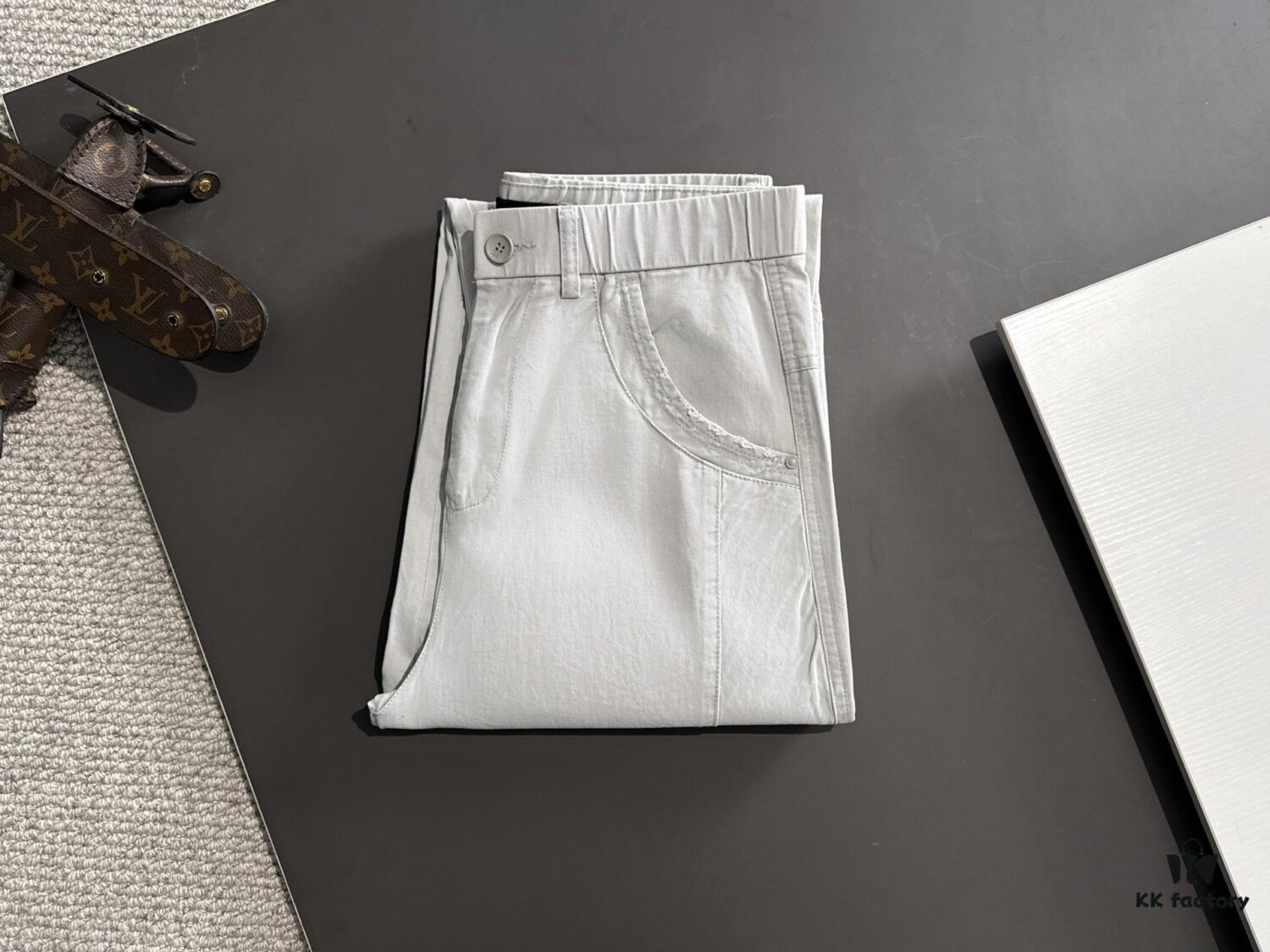 6931a302ccd8ab3d7af972b9 Canada Goose 2025 Spring/Summer New Elastic Waist Casual Pants, Lightweight Custom Fabric Designed for Breathability and Comfort, Exquisite Details, Premium Brand Design Concept, Soft and Smooth Touch