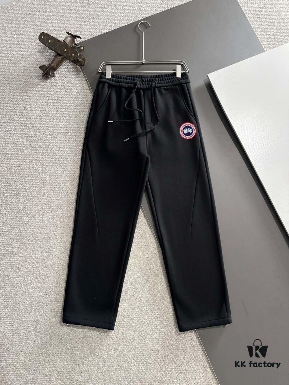 6931a303ccd8ab3d7af972df Next-Day Shipping Canada Goose 2024 Autumn/Winter New Casual Pants with Elastic Waist, Fleece-Lined and Thickened, Premium Custom Fabric, Breathable and Comfortable, Exquisite Details, Brand-Inspired Design Concept Reflecting High Quality, Soft and Smooth Touch