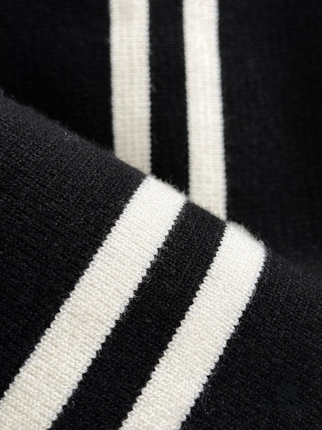 6931a305ccd8ab3d7af972fe Canada Goose 2024 Autumn-Winter New Lapel Cardigan Sweater, Premium Wool Blend Knitwear with Embroidered Logo, Fashionable Tailored Fit