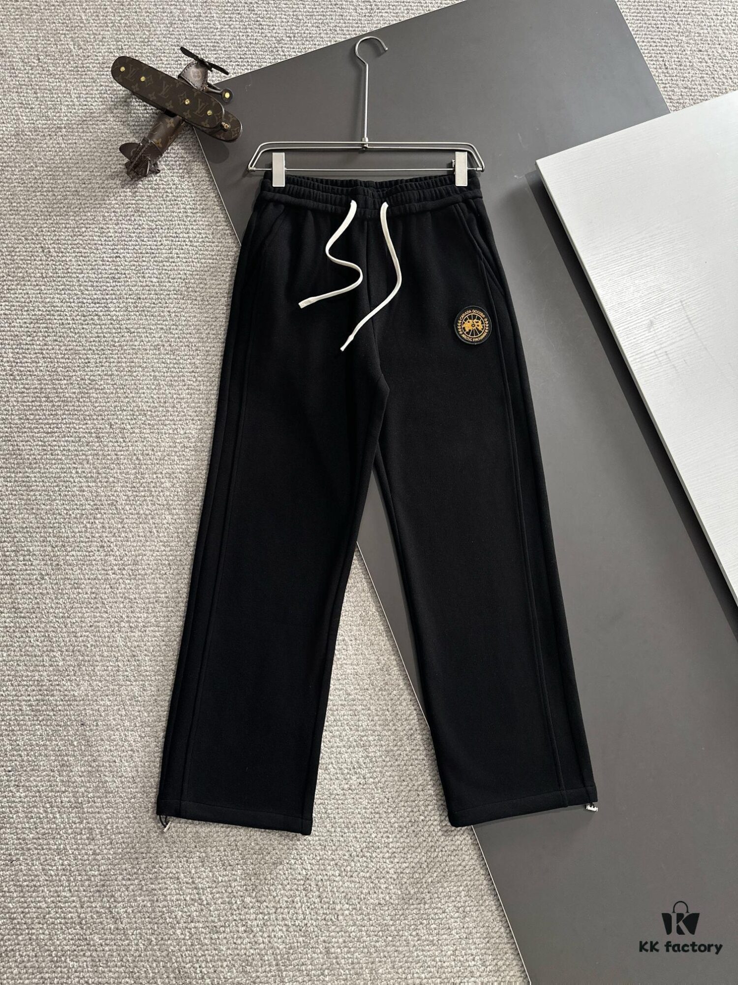 6931a30bccd8ab3d7af97378 Day-Delivery Big Goose 2024 Autumn/Winter New Elastic Waist Casual Pants, Fleece-Lined and Thickened, Custom Counter Fabric, Highly Breathable and Comfortable, Exquisite Details, Brand-Inspired Design Concept Reflecting High Quality, Soft and Smooth Touch, Showcasing a Leisure Cut with Excellent Fit