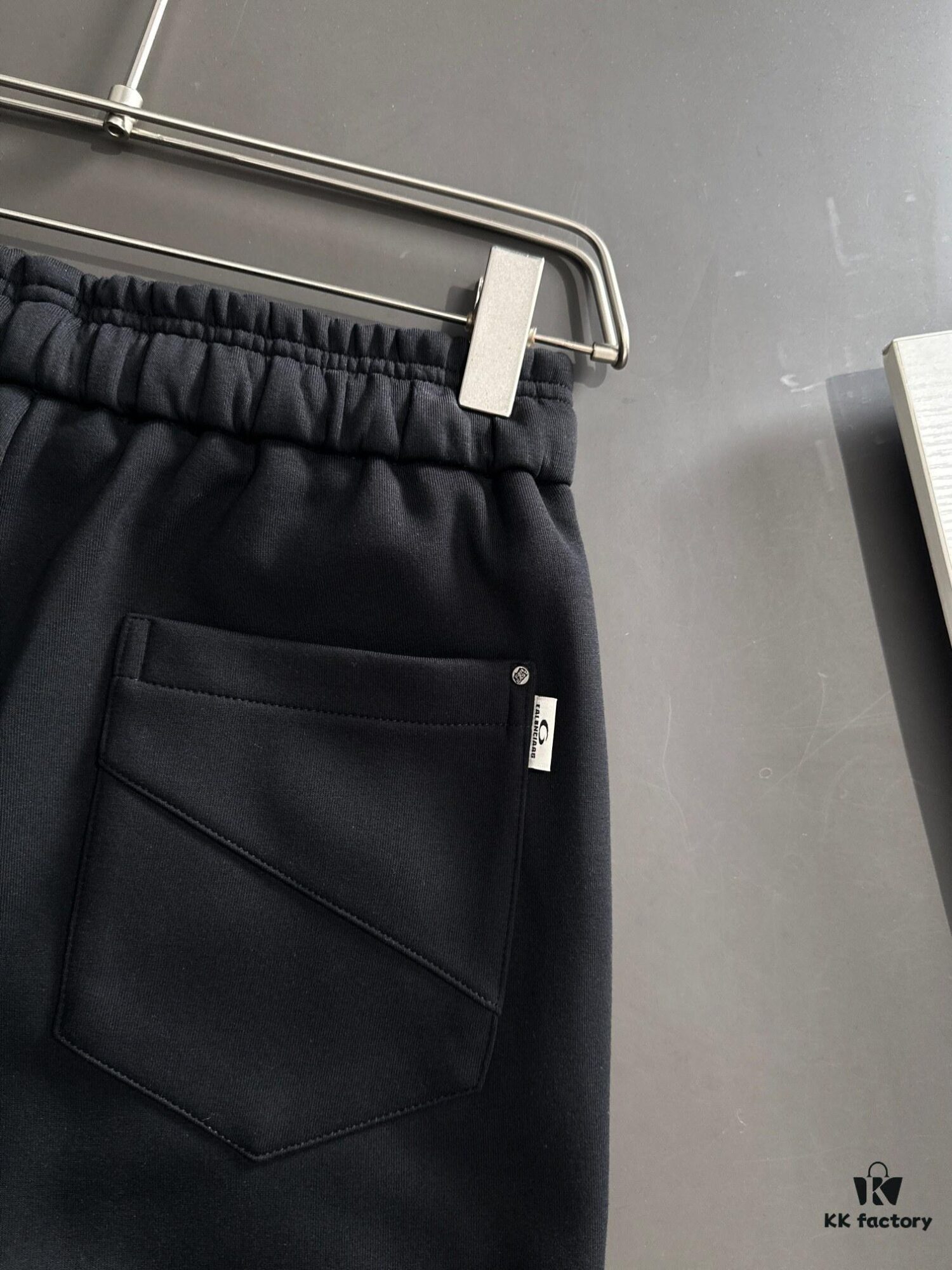 6931a30dccd8ab3d7af9738d Canada Goose 2024 Autumn/Winter New Casual Elastic Waist Pants, Fleece-Lined and Thickened, Premium Custom Fabric, Breathable and Comfortable, Exquisite Details, Brand-Inspired Design, High-Quality Craftsmanship, Soft and Smooth Touch