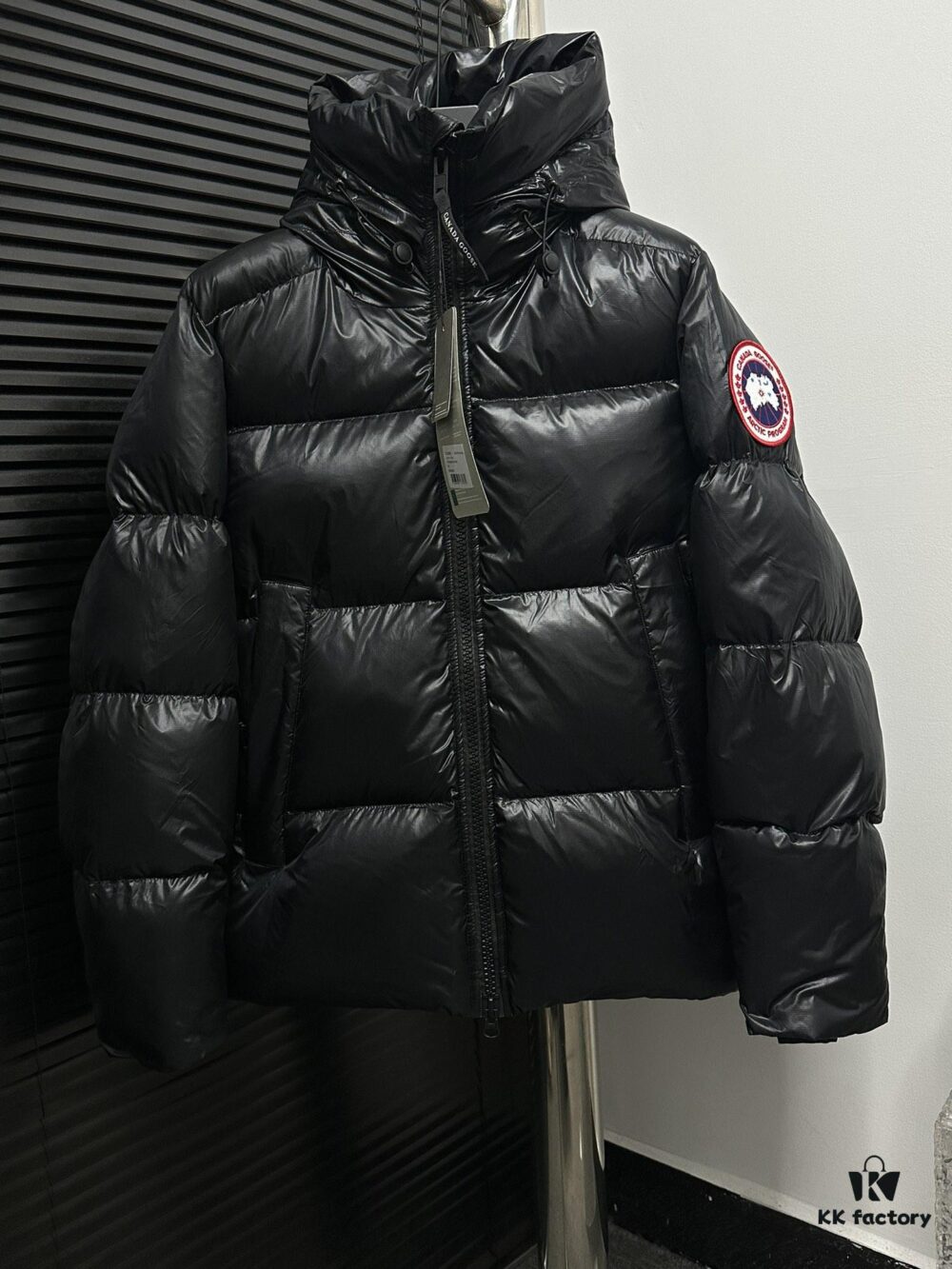 6931a30eccd8ab3d7af973a5 CANADA GOOSE Limited New Crofton Puff Down Jacket