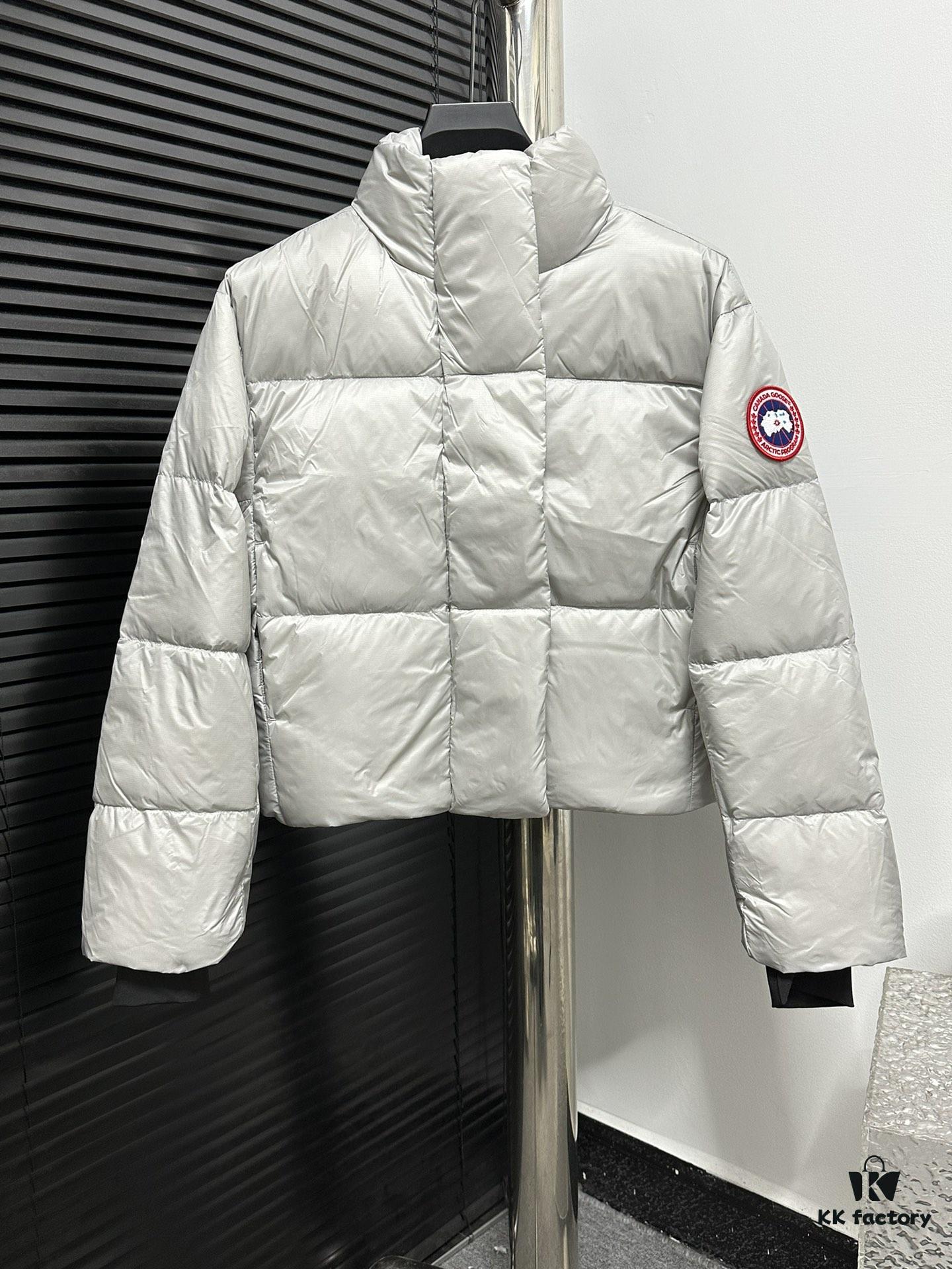 6931a30eccd8ab3d7af973b2 CANADA GOOSE Puffin Cypress Women's Short Down Jacket 2256W