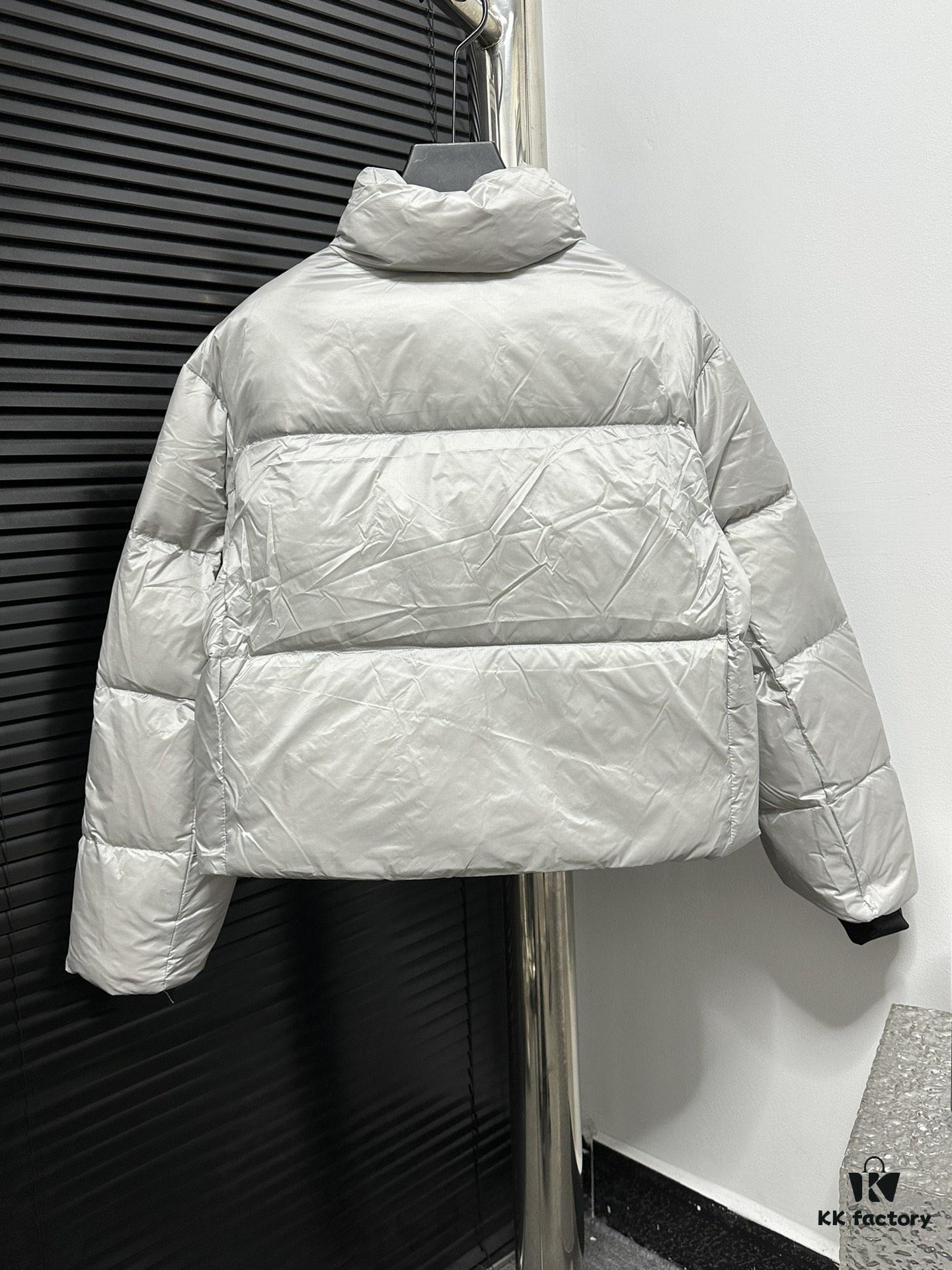 6931a30eccd8ab3d7af973b3 CANADA GOOSE Puffin Cypress Women's Short Down Jacket 2256W