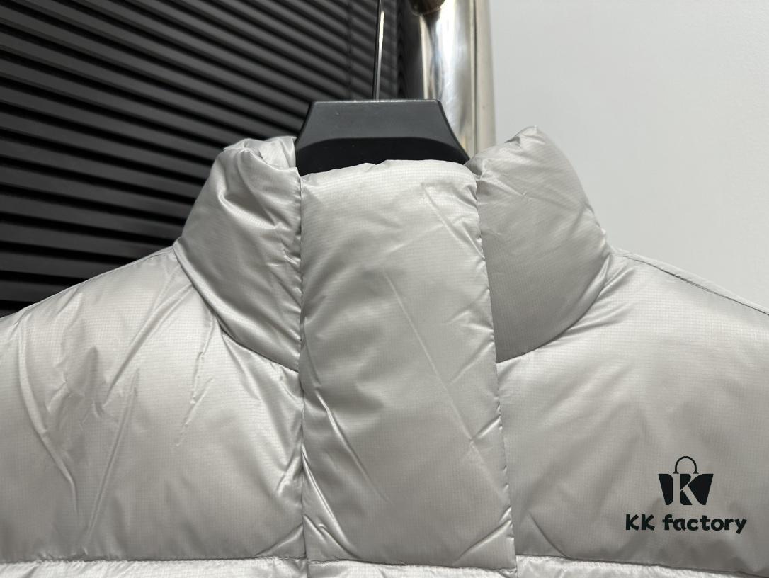 6931a30fccd8ab3d7af973b5 CANADA GOOSE Puffin Cypress Women's Short Down Jacket 2256W