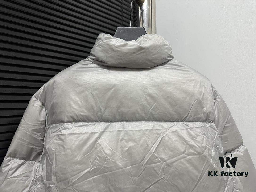 6931a30fccd8ab3d7af973b7 CANADA GOOSE Puffin Cypress Women's Short Down Jacket 2256W