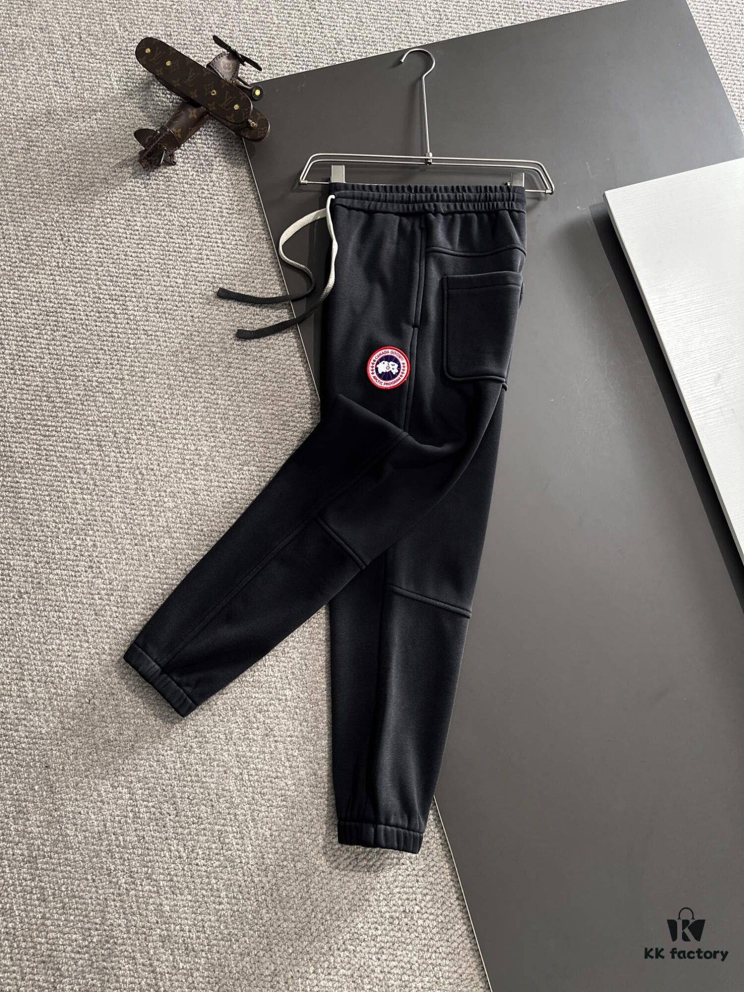 6931a31cccd8ab3d7af974b0 Next-Day Shipping Canada Goose 2024 Autumn/Winter New Casual Pants with Elastic Waist, Fleece-Lined and Thickened, Premium Custom Fabric, Breathable and Comfortable, Exquisite Details, Brand-Inspired Design Concept Reflecting High Quality, Soft and Smooth Touch